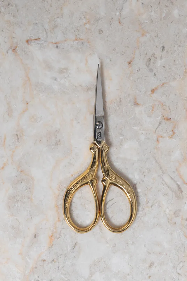 locau-pour-atelier-brunette-ciseaux-broder-retro-9-cm image 1