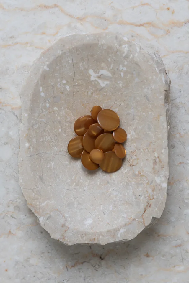 atelier-brunette-boutons-swing-ochre image 1