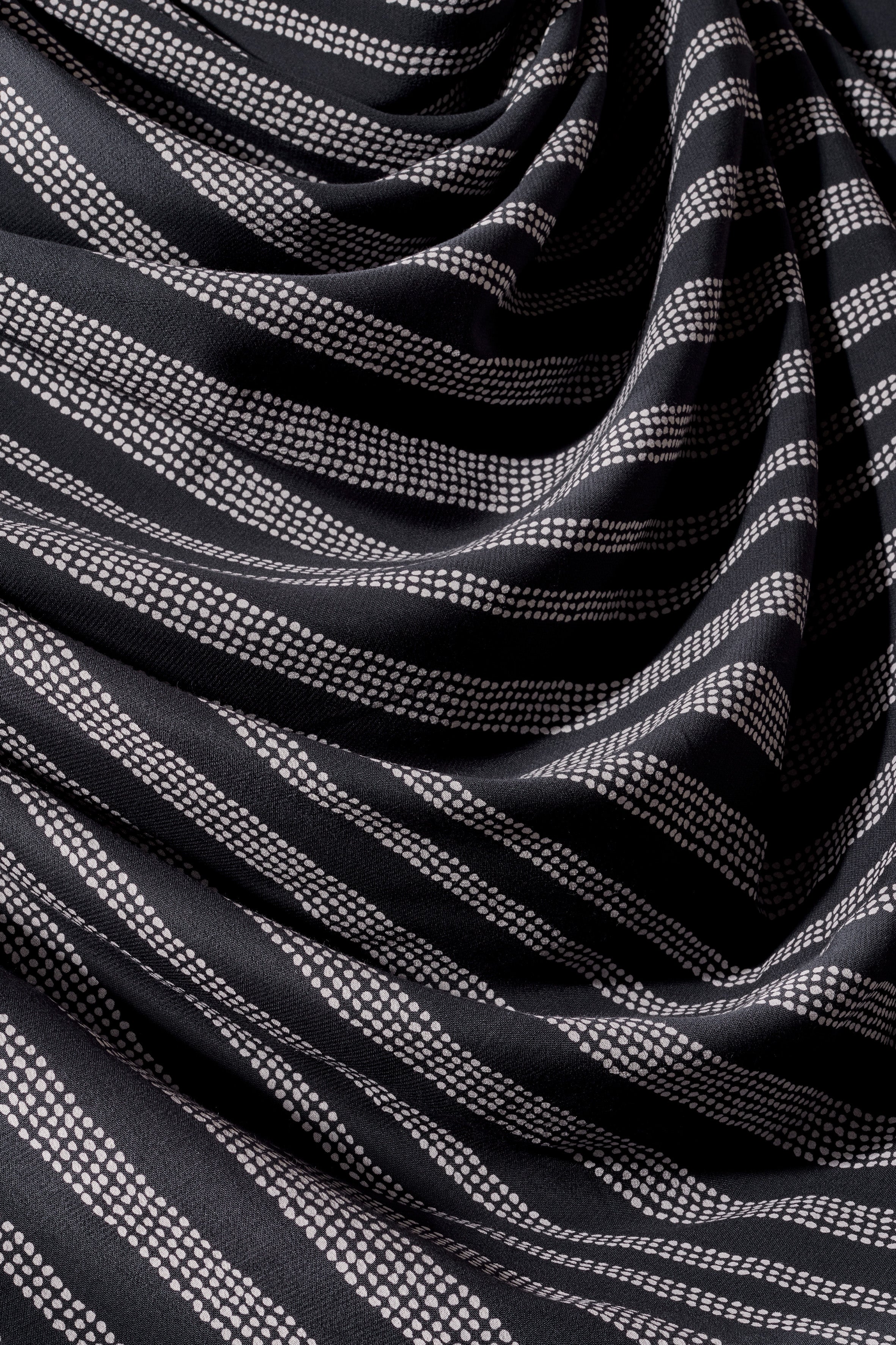 atelier-brunette-tissu-ga-a-deep-charcoal-kelsey-de-viscose-ecovero image 2
