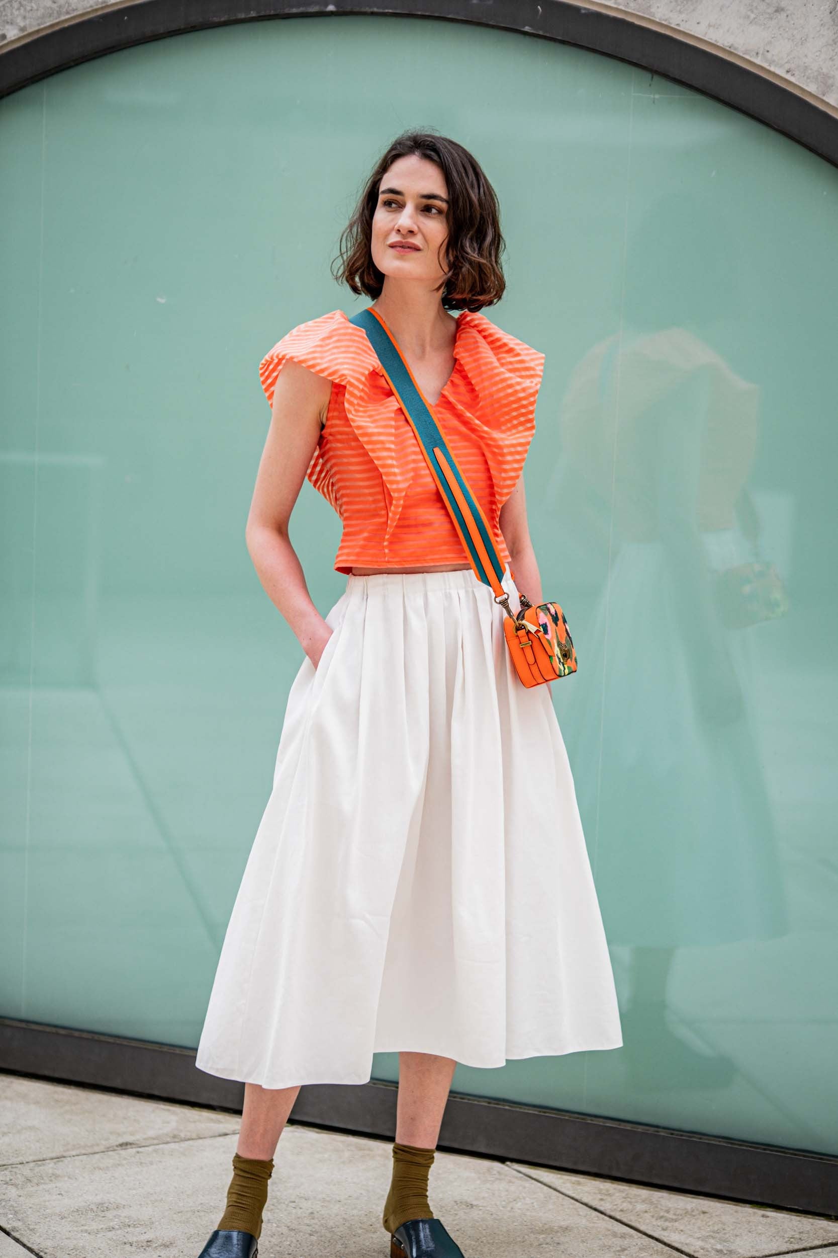 fibre-mood-nona-top-patron-de-couture-col-v-volant-t image 3