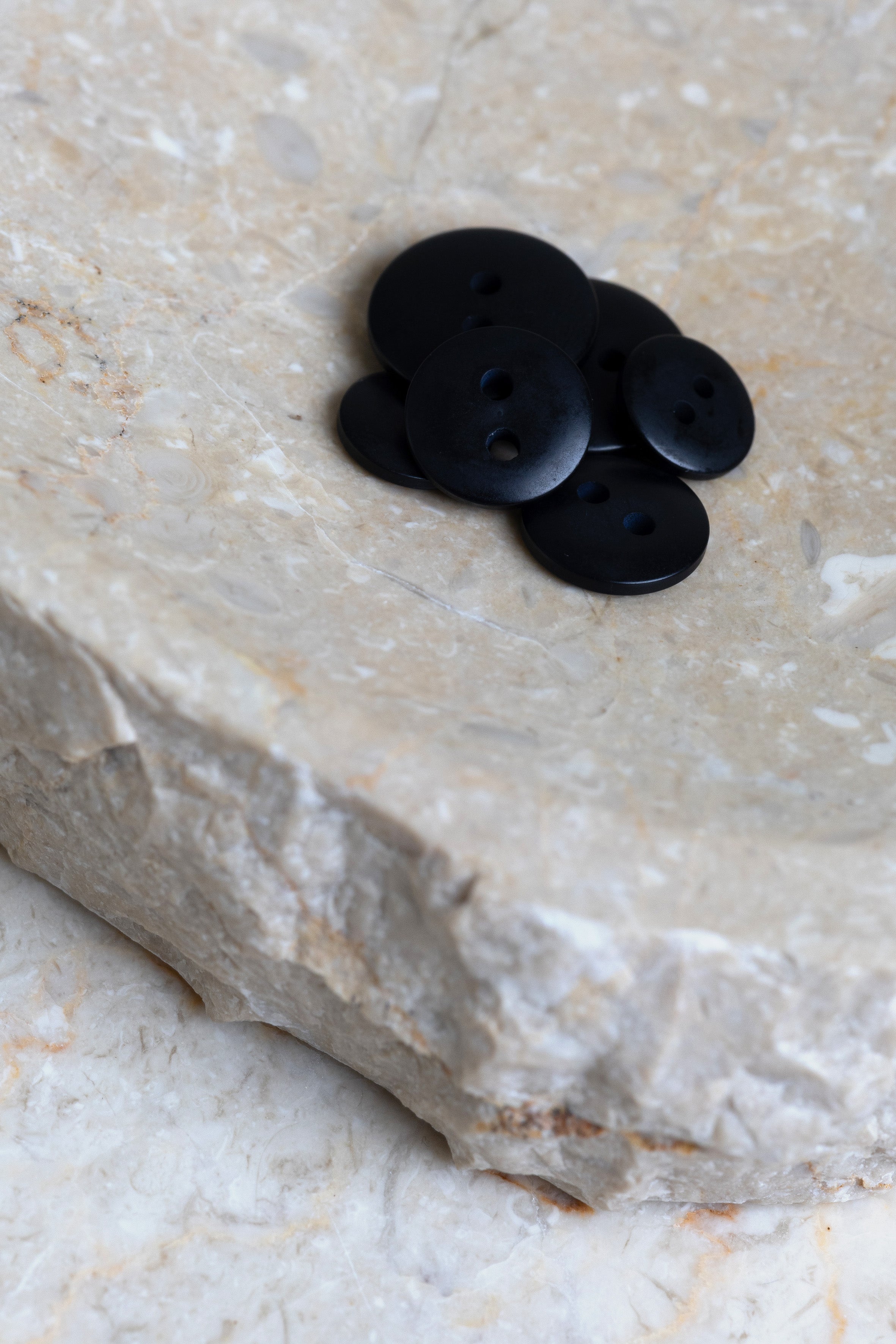 atelier-brunette-boutons-classic-matte-black-mercerie-couture image 3