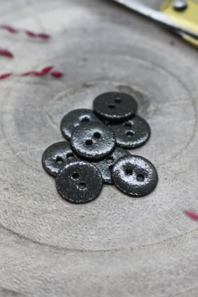atelier-brunette-boutons-glitter-black-x10-boutons-paillet-s-nacre image 1