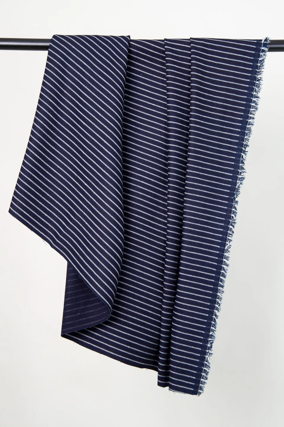 atelier-brunette-tissu-denim-stripes-indigo-ray-160-cm image 1