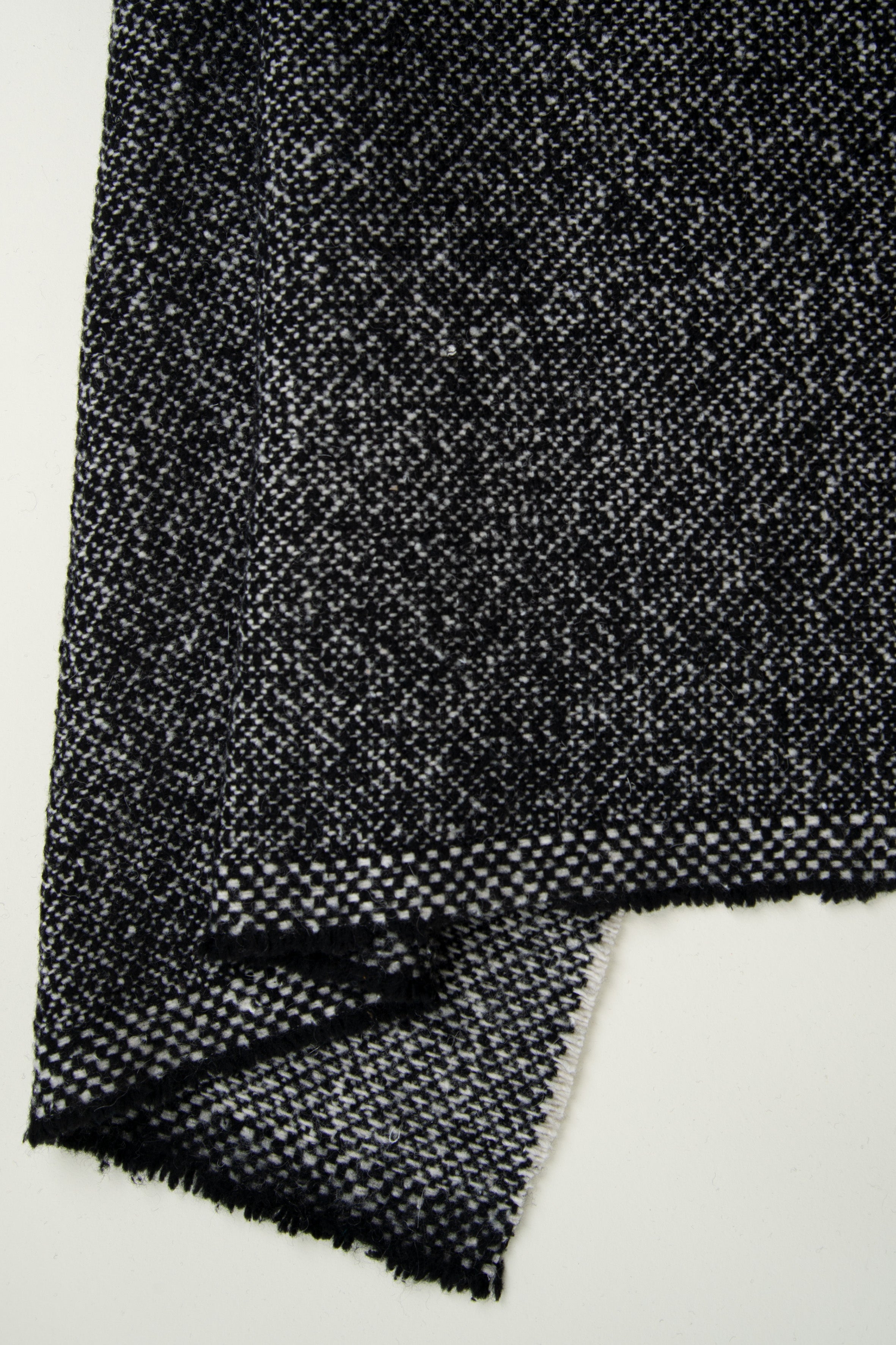 atelier-brunette-tissu-lainage-mouchet-black-off-white image 2