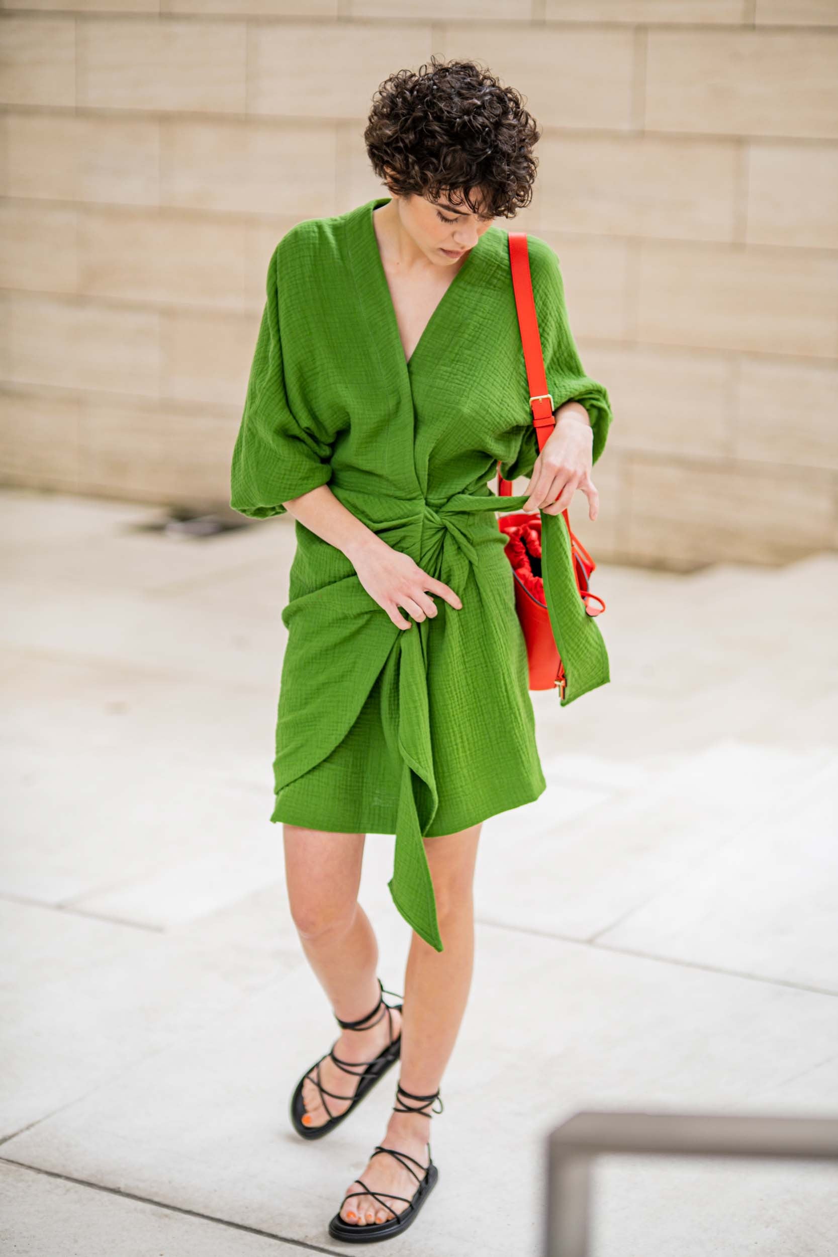 fibre-mood-kamala-robe-portefeuille-patron-de-couture-jupe-tulipe-manches-bouffa image 2