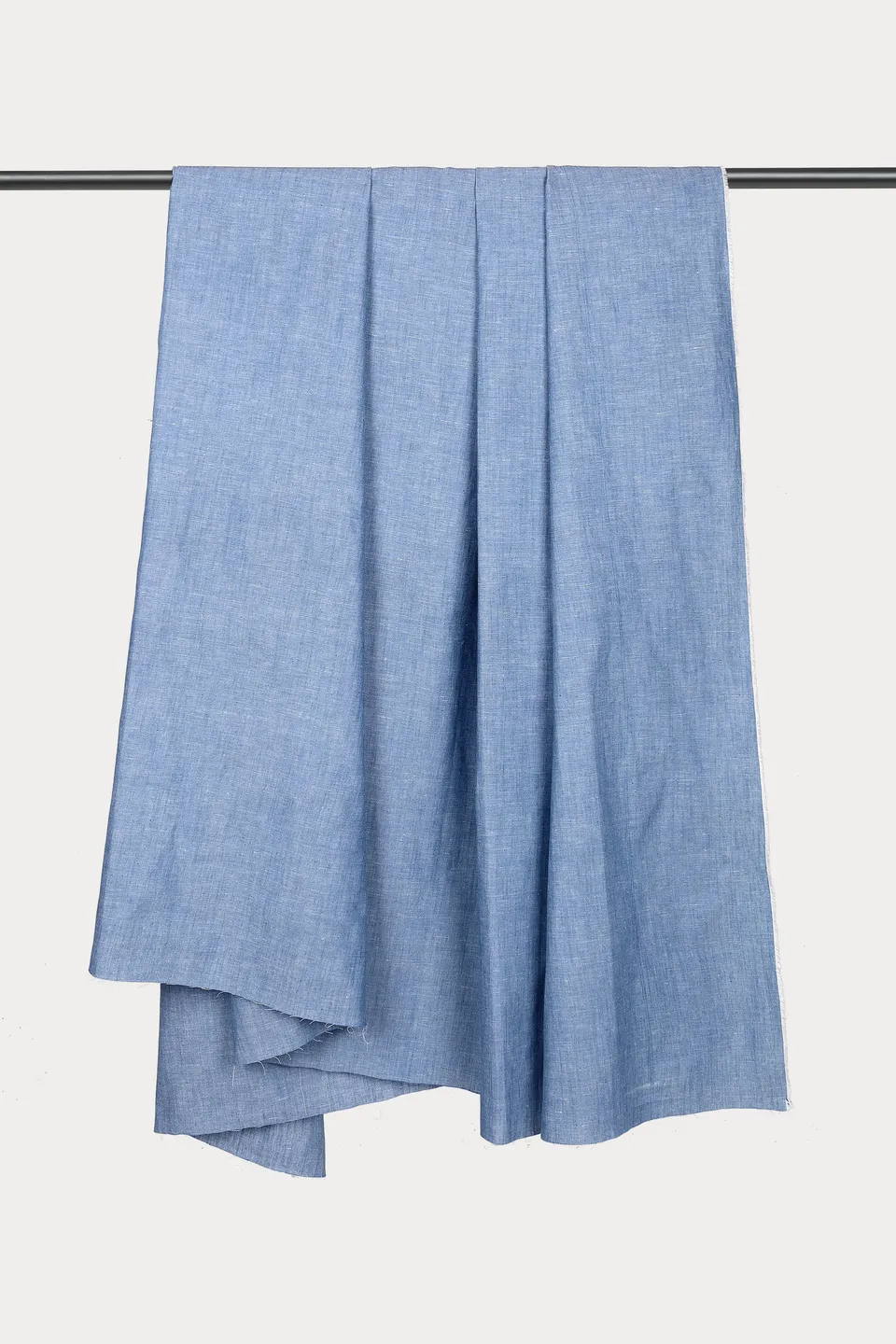 atelier-brunette-tissu-chambray-coton-lin-light-blue-coupon-10-cm-x-152-cm image 1