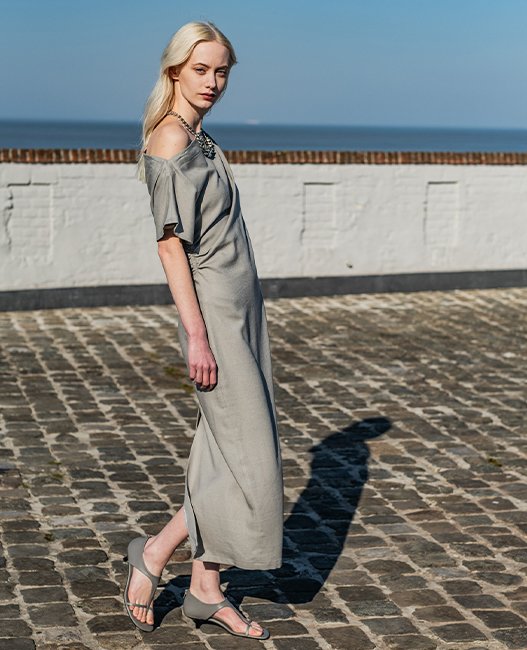fibre-mood-rebel-robe-patron-de-couture-midi-asym-trique-drap-e-32-60 image 3