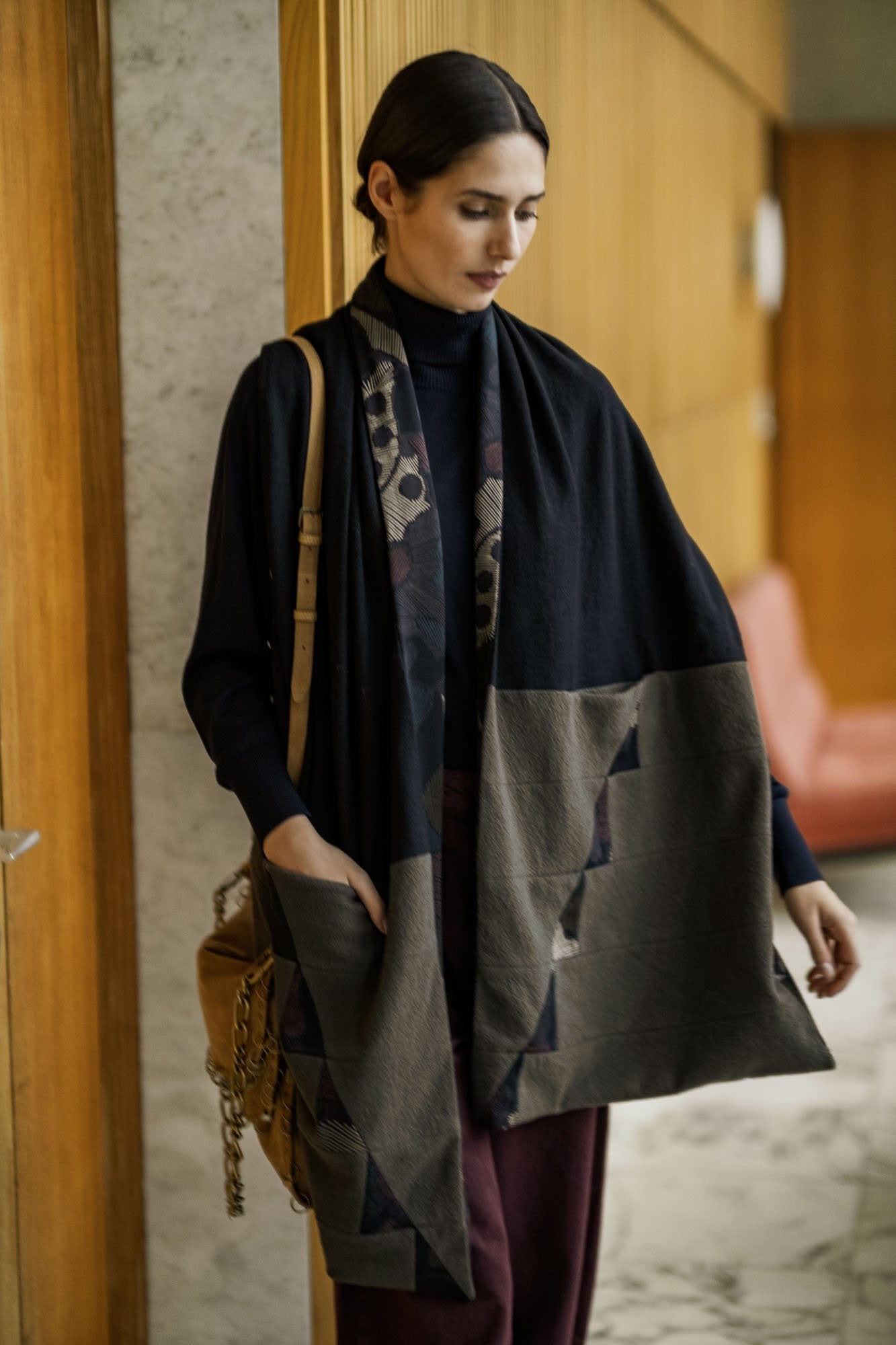 fibre-mood-x-eva-schalckens-leicester-square-stola-patron-couture image 5