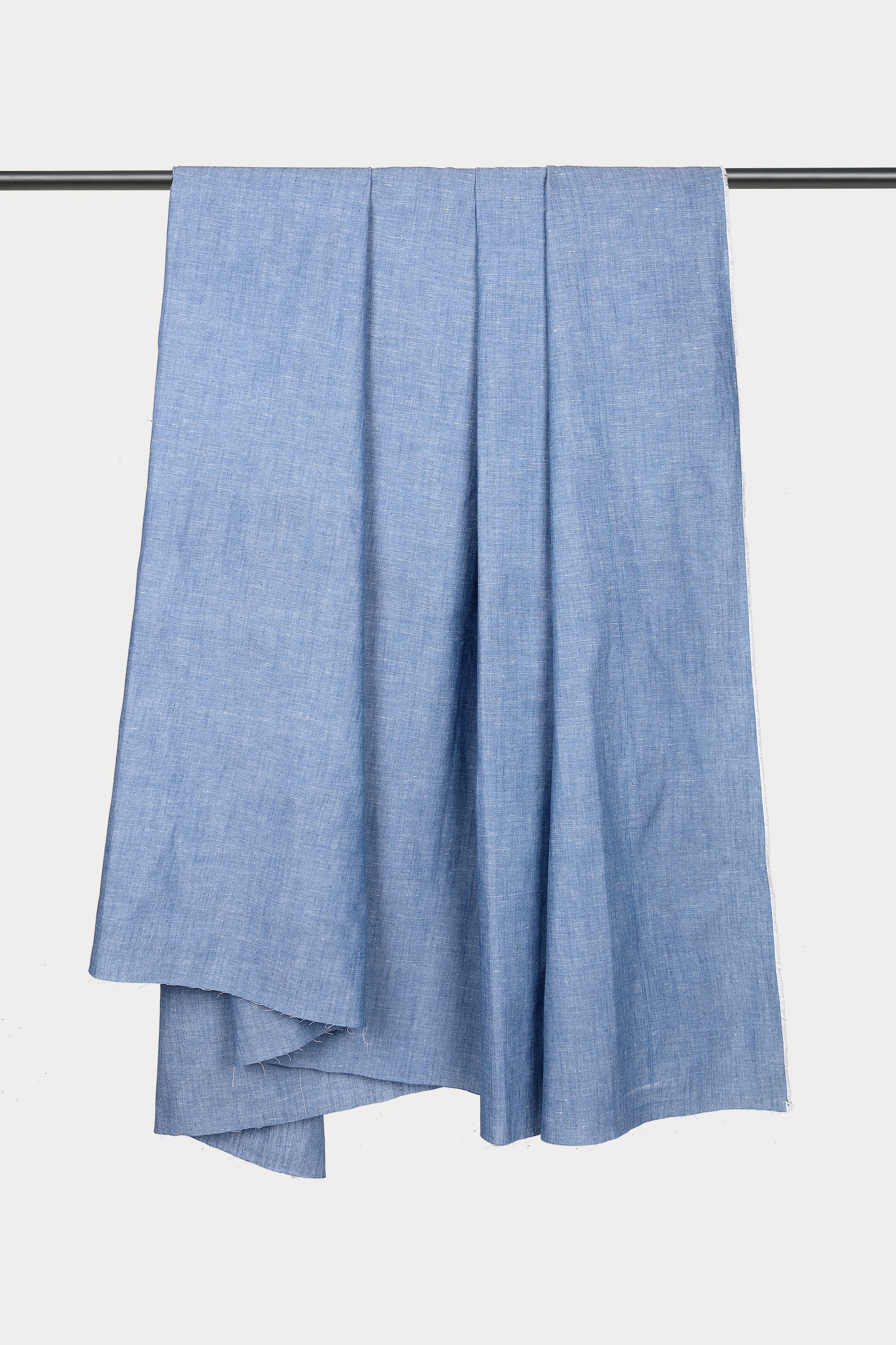 atelier-brunette-tissu-chambray-coton-lin-light-blue-coupon-10-cm-x-152-cm image 1