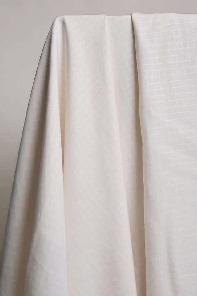 atelier-brunette-tissu-viscose-little-tile-off-white-coupon-10-cm-x-140-cm image 1