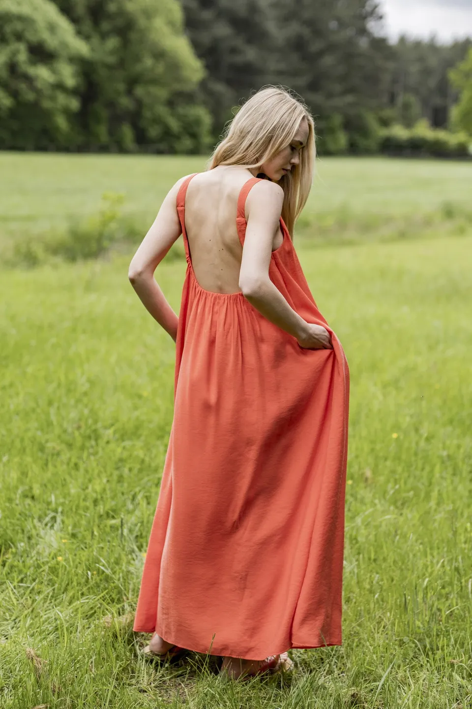 fibre-mood-coral-robe-patron-de-couture-dos-ouvert-bretelles-longue-t image 1