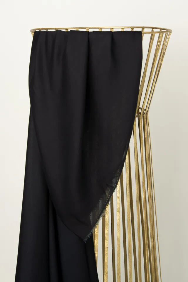 atelier-brunette-modal-viscose-black-tissu-uni-noir-10-cm-x-140-cm image 1
