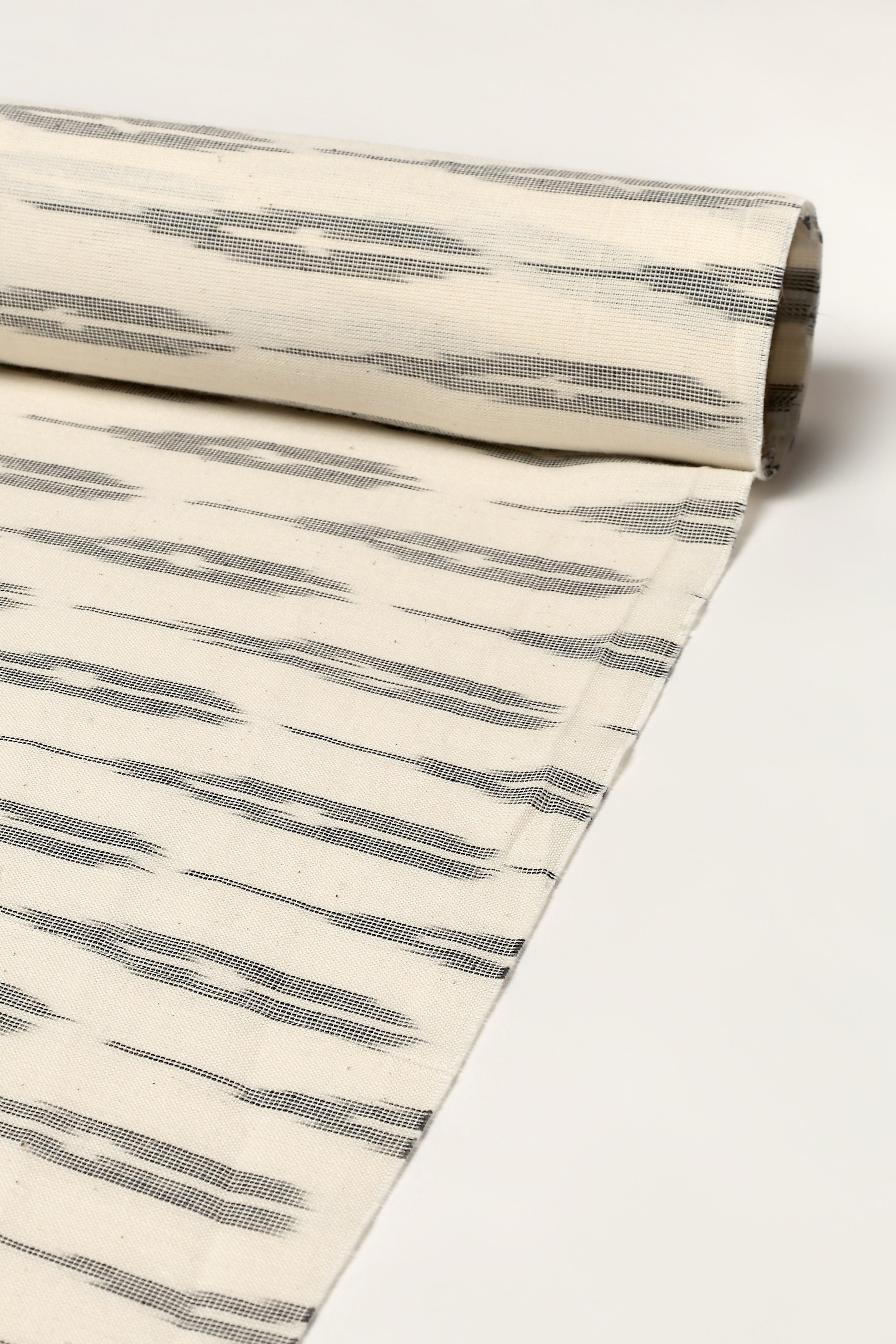 atelier-brunette-l-ikat-008-le-bazaar-tissu-resourc-au-coupon image 3