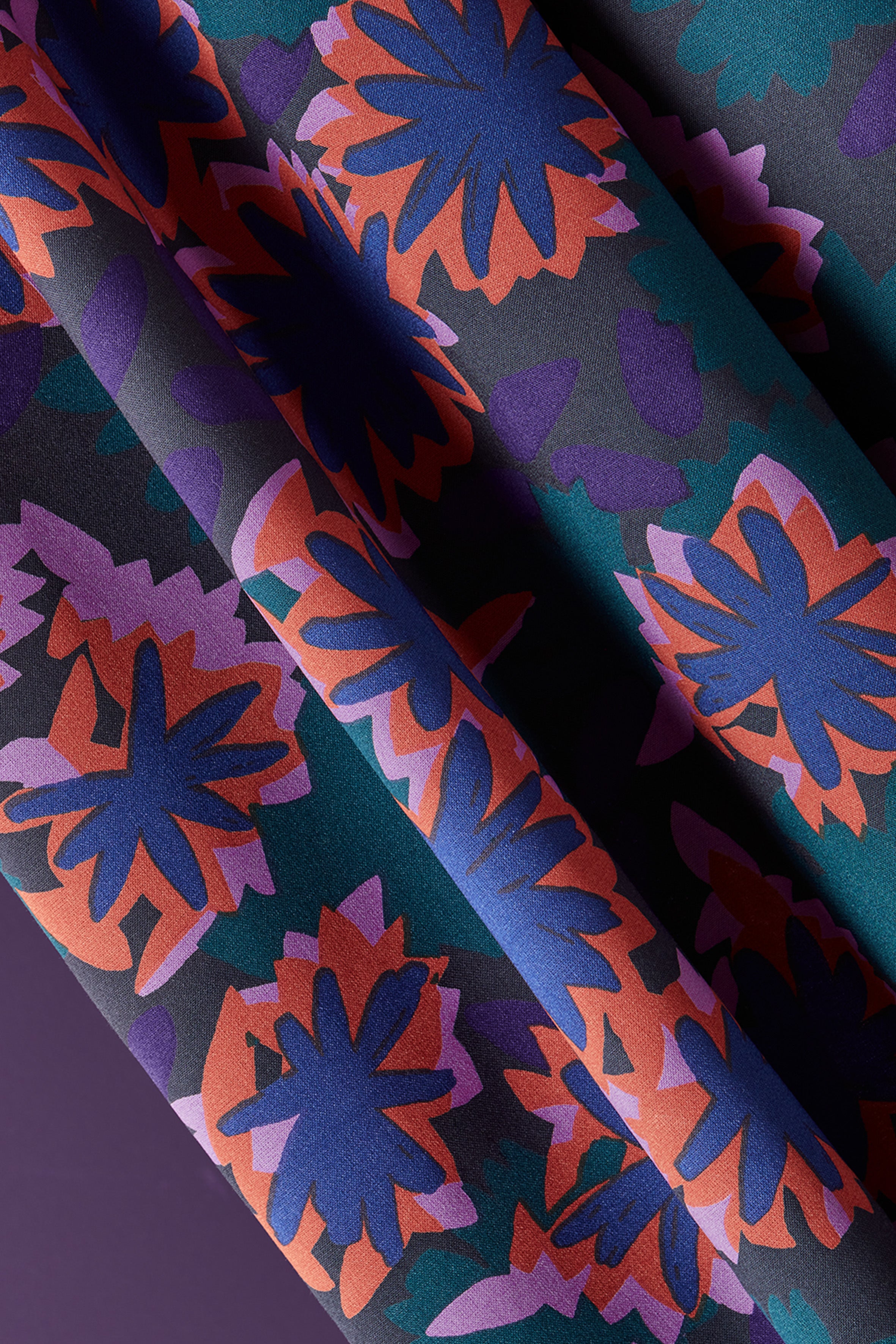 atelier-brunette-tissu-waterlily-night-viscose-ecovero-coupon-10-cm image 2