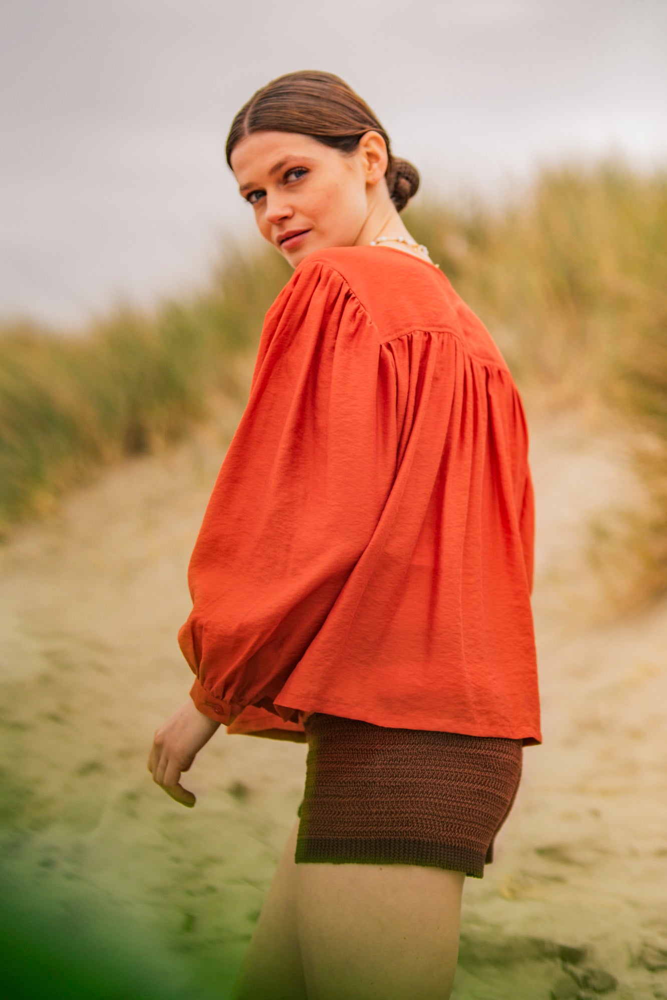 fibre-mood-maris-top-patron-de-couture-femme-fronces-et-patte-polo image 2