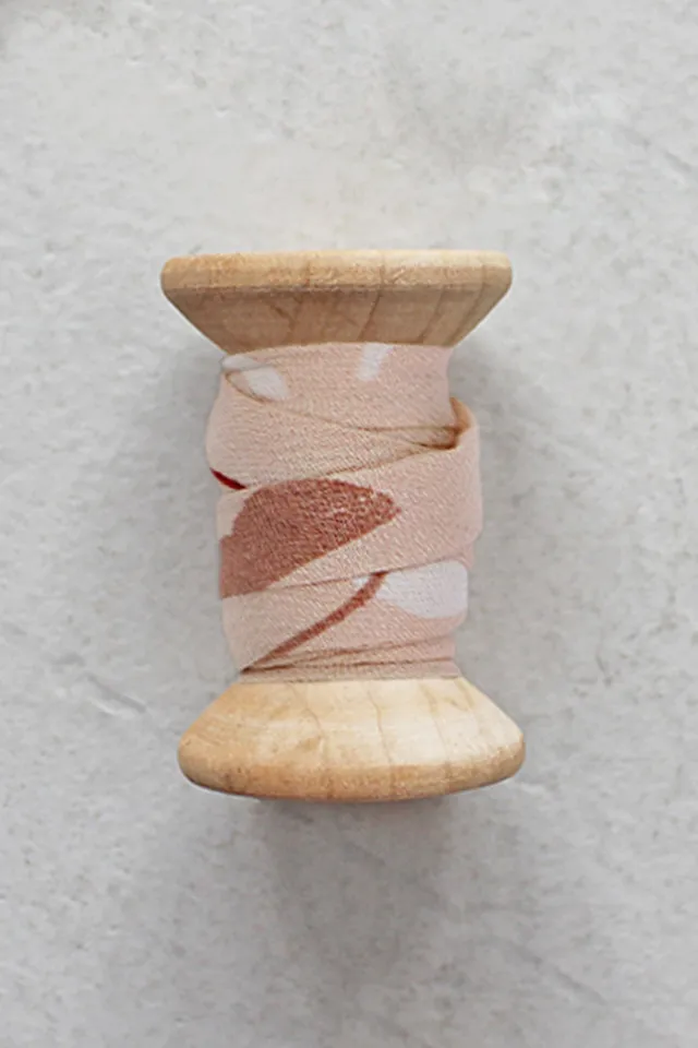 atelier-brunette-biais-sandstorm-blush-viscose-kelsey-1-cm image 1
