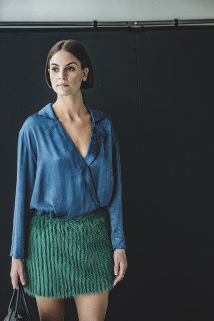 fibre-mood-risa-blouse-patron-de-couture-enveloppant-col-et-revers-tailles-xs-xx image 2