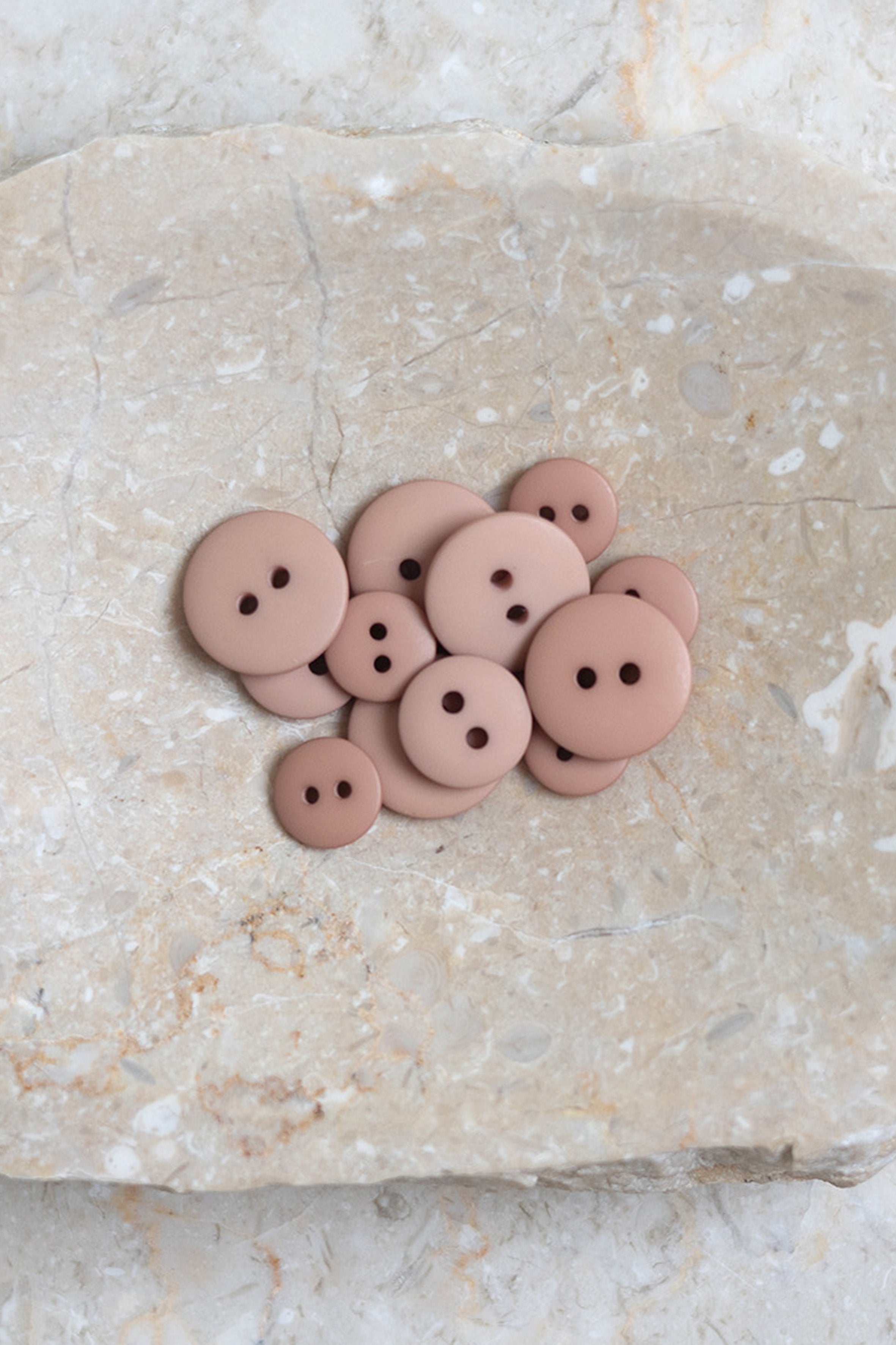 atelier-brunette-boutons-classic-matte-maple-sandy-sand-mercerie image 3