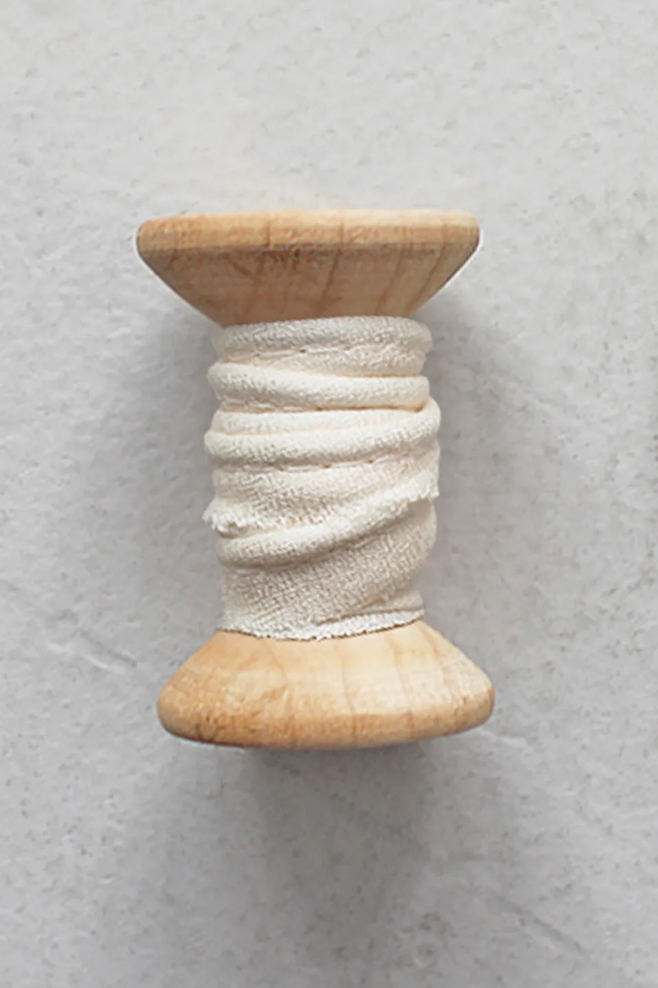 atelier-brunette-passepoil-crepe-off-white-1-cm image 1