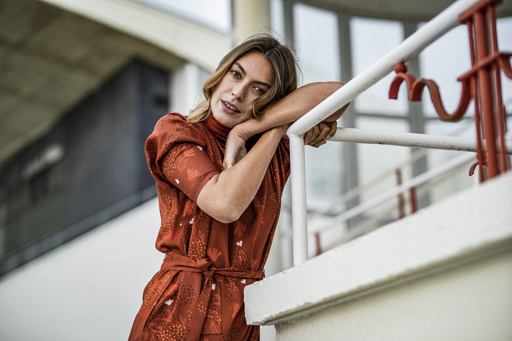fibre-mood-nanou-robe-patron-de-couture-robe-droite-encolure-bateau-tailles-xs-x image 4