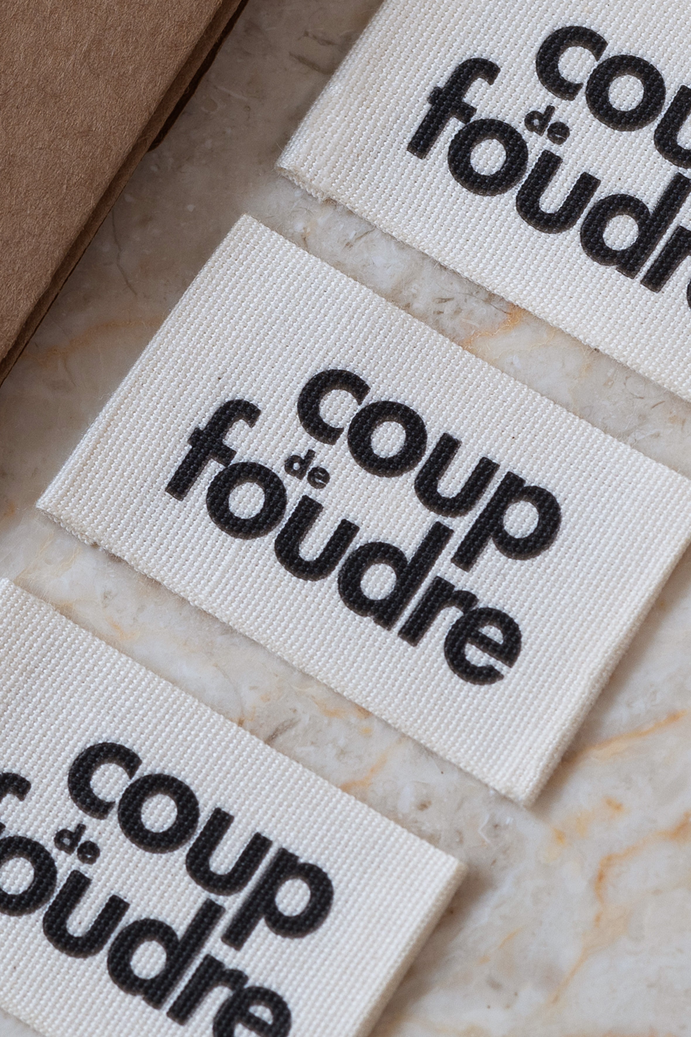 atelier-brunette-pack-5-tiquettes-tiss-es-coup-de-foudre-mercerie image 2