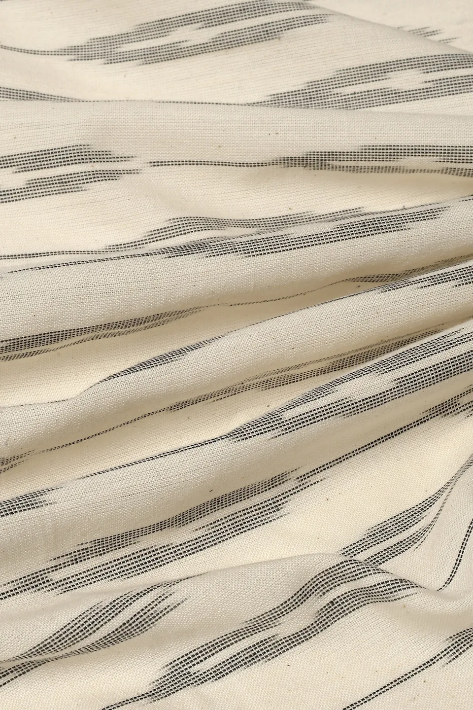 atelier-brunette-l-ikat-008-le-bazaar-tissu-resourc-au-coupon image 1