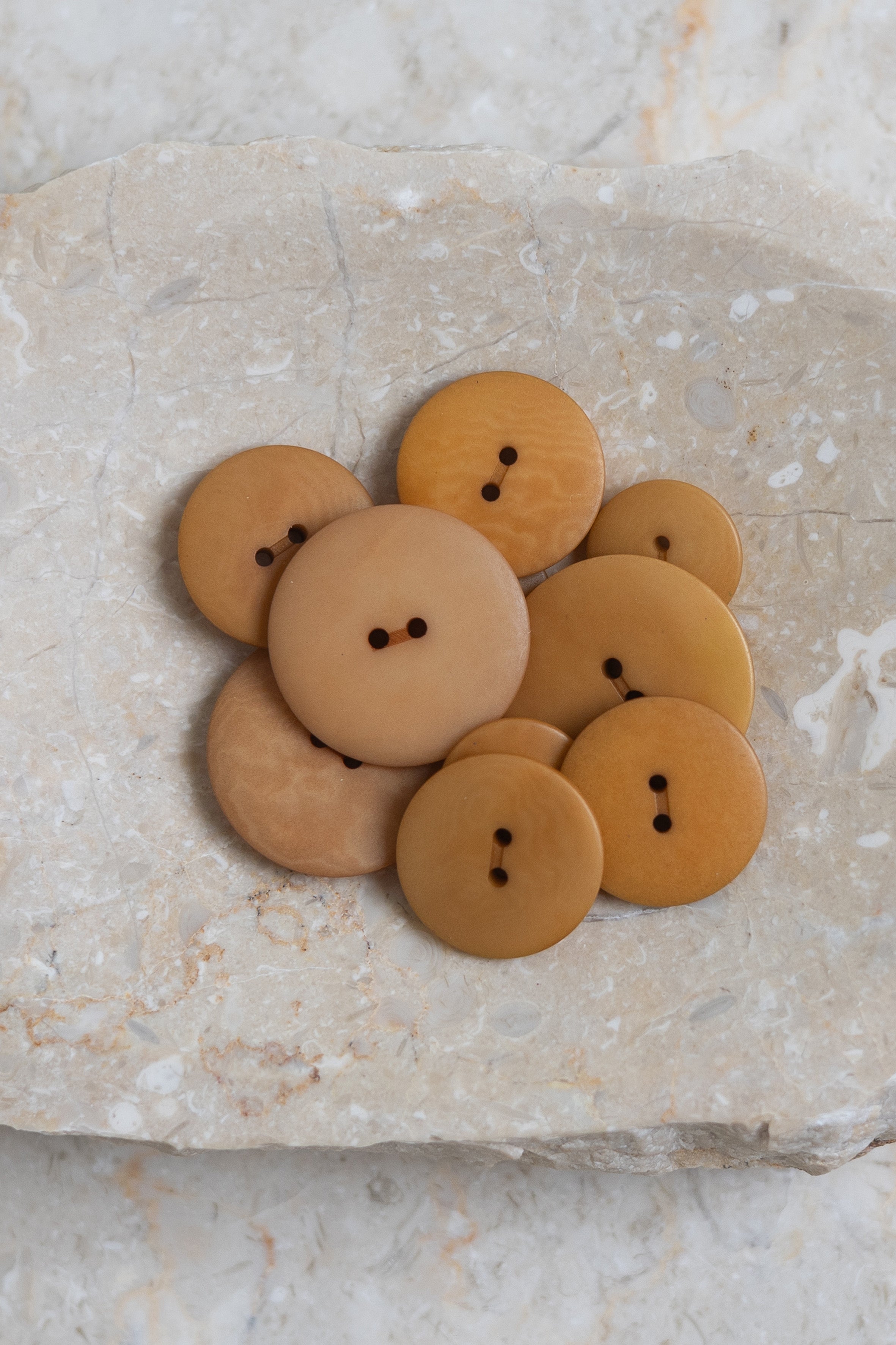 atelier-brunette-boutons-palm-ochre-mercerie-corozo image 2