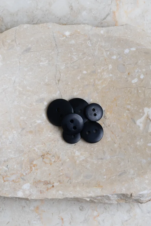 atelier-brunette-boutons-classic-matte-black-mercerie-couture image 1