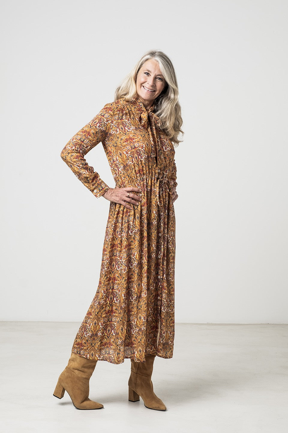 fibre-mood-emilia-patron-de-couture-robe-chemise-mi-longue image 2