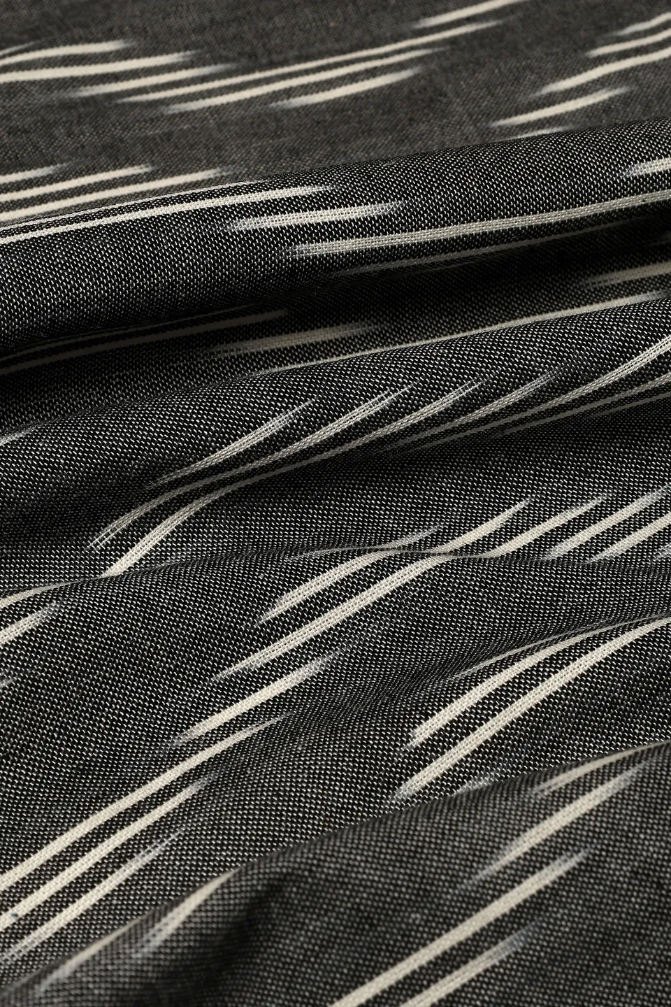 atelier-brunette-le-bazaar-l-ikat-007-coupon-10-cm-x-110-cm image 1