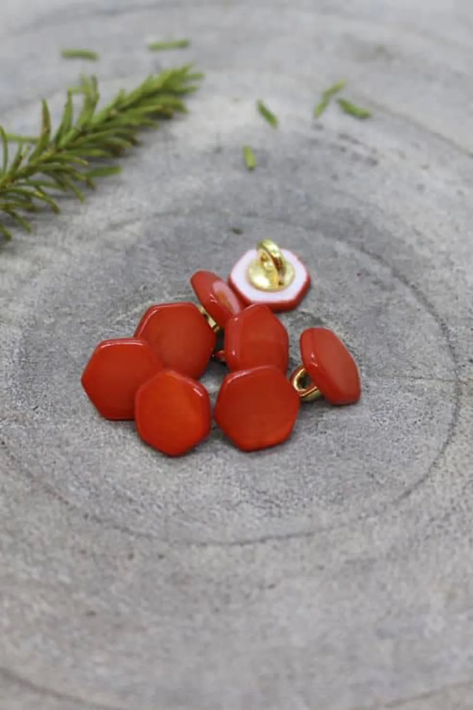 atelier-brunette-boutons-quartz-poppy-tangerine image 1