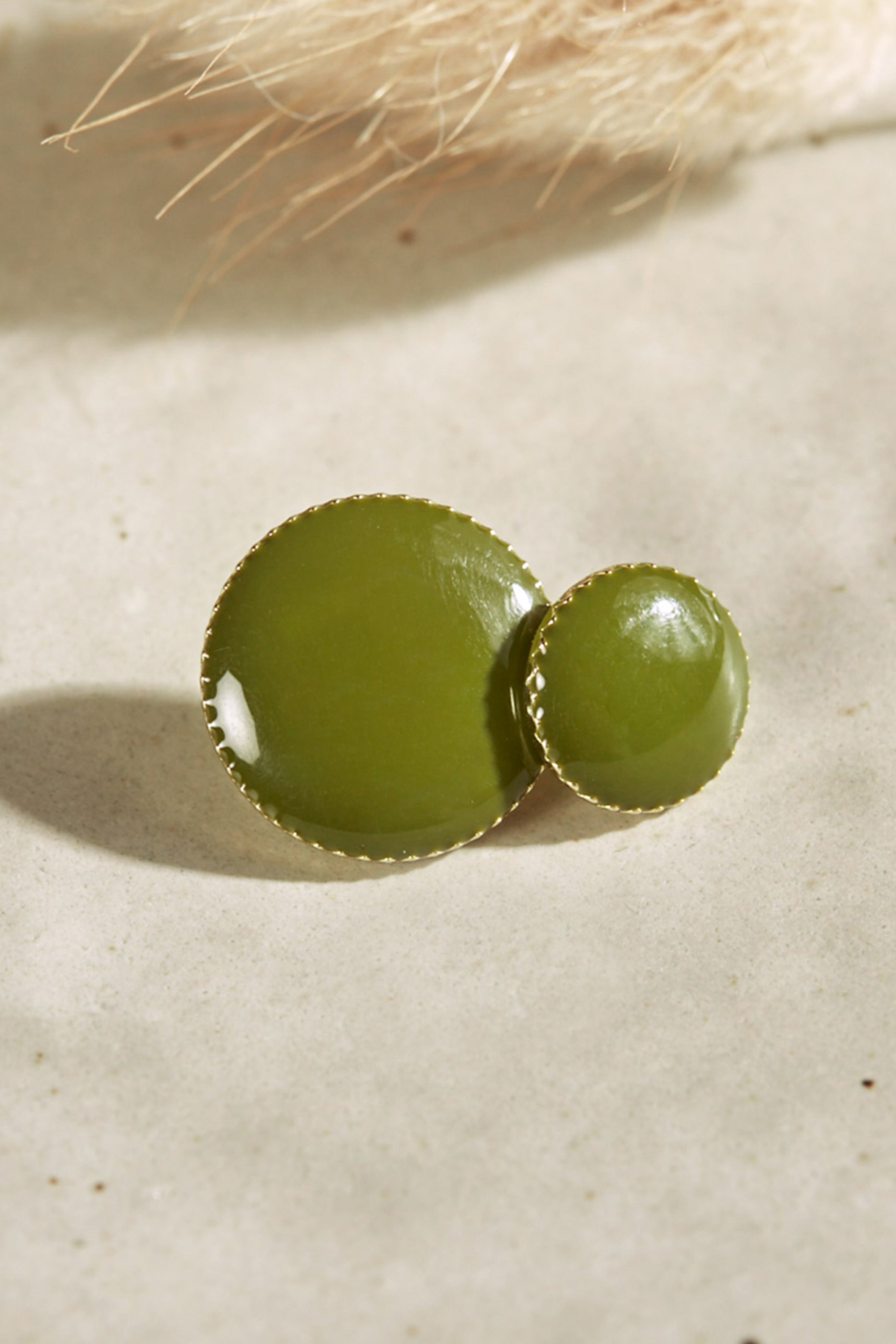 atelier-brunette-boutons-gem-matcha-leaf-x10-boutons-couture image 2
