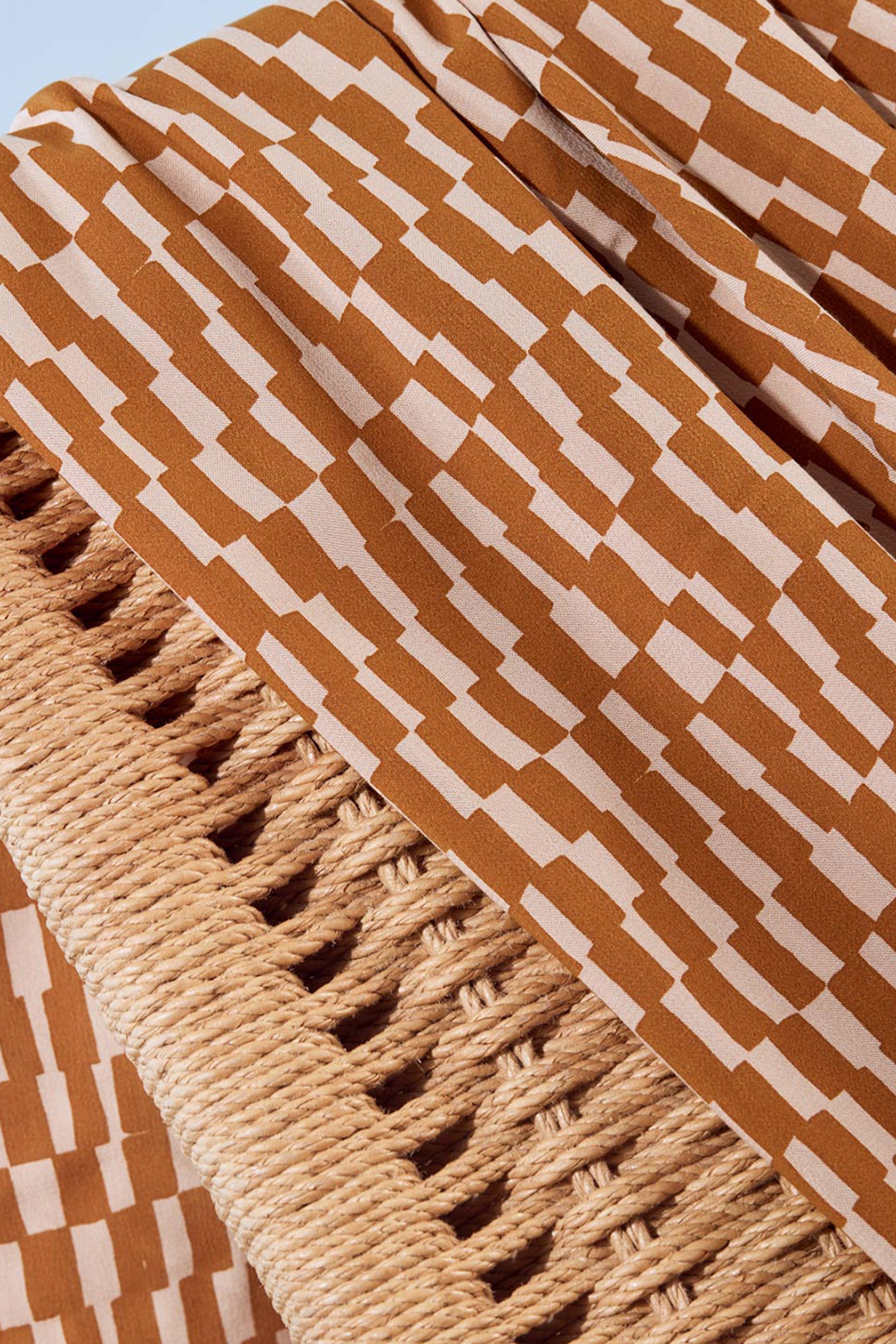 atelier-brunette-domino-ochre-tissu-kelsey-de-viscose image 2
