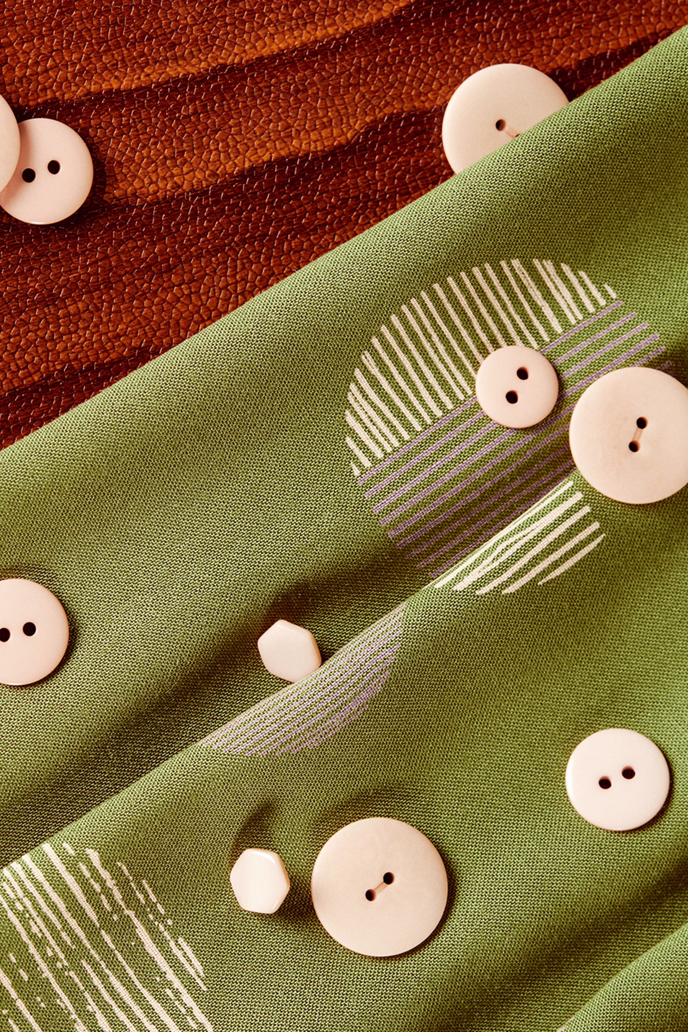 atelier-brunette-jane-matcha-leaf-tissu-viscose-ecovero-10-cm-x-140-cm image 4