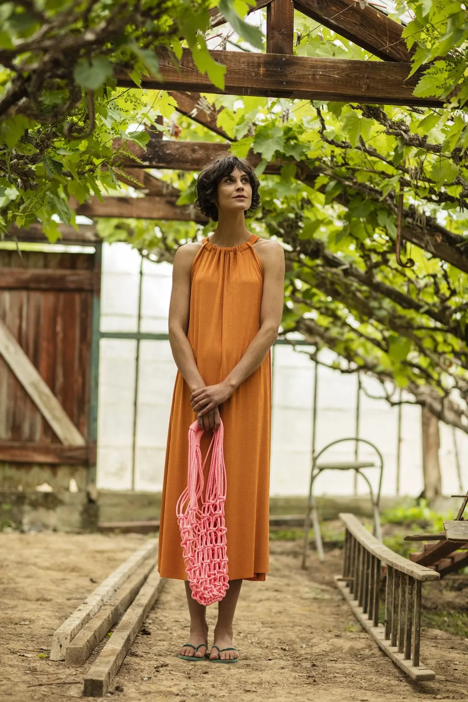fibre-mood-ulla-patron-de-couture-robe-dos-nu-drap-e-mi-longue image 1