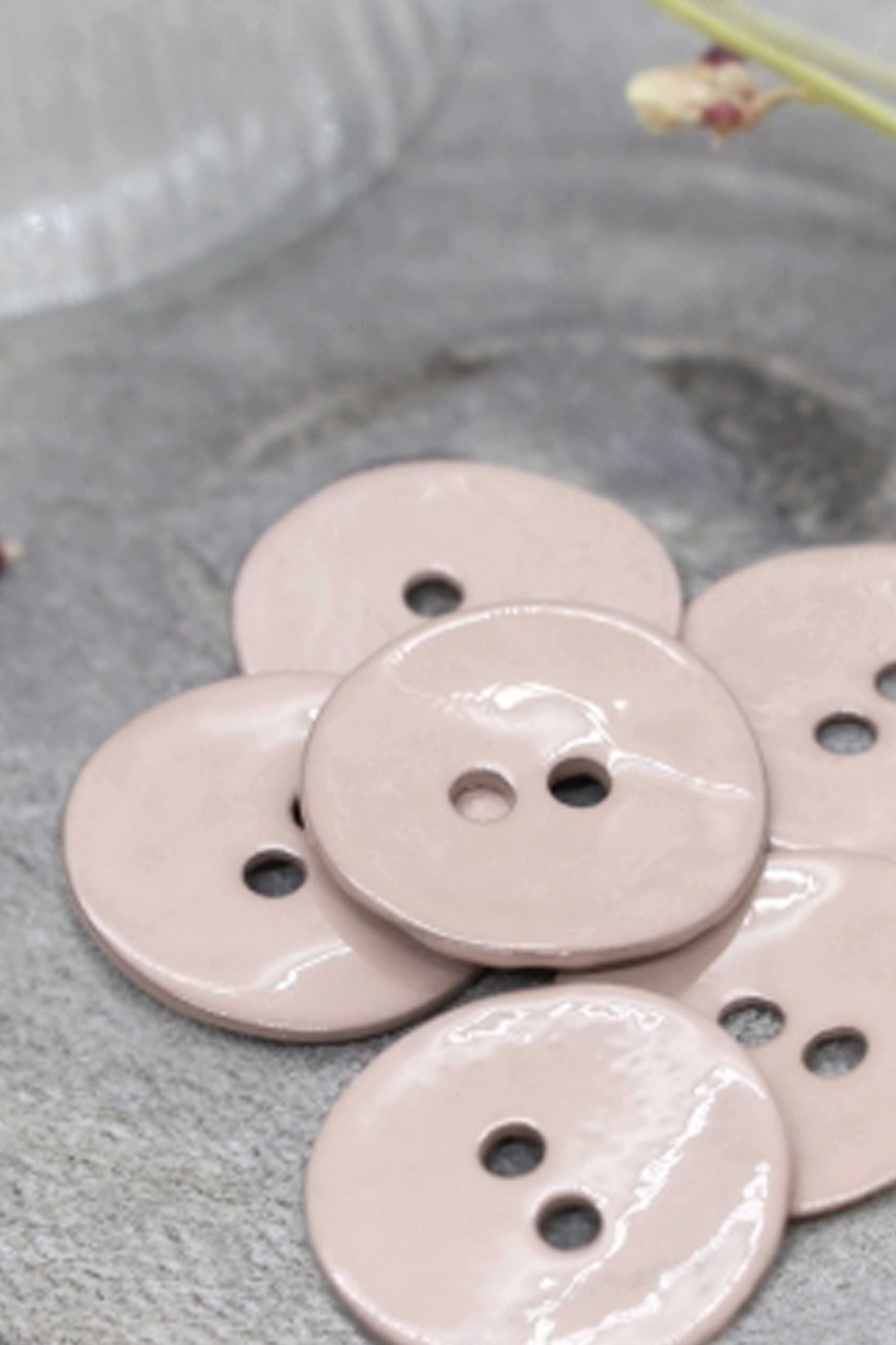 atelier-brunette-boutons-glossy-blush-boutons-nacre-couture image 2