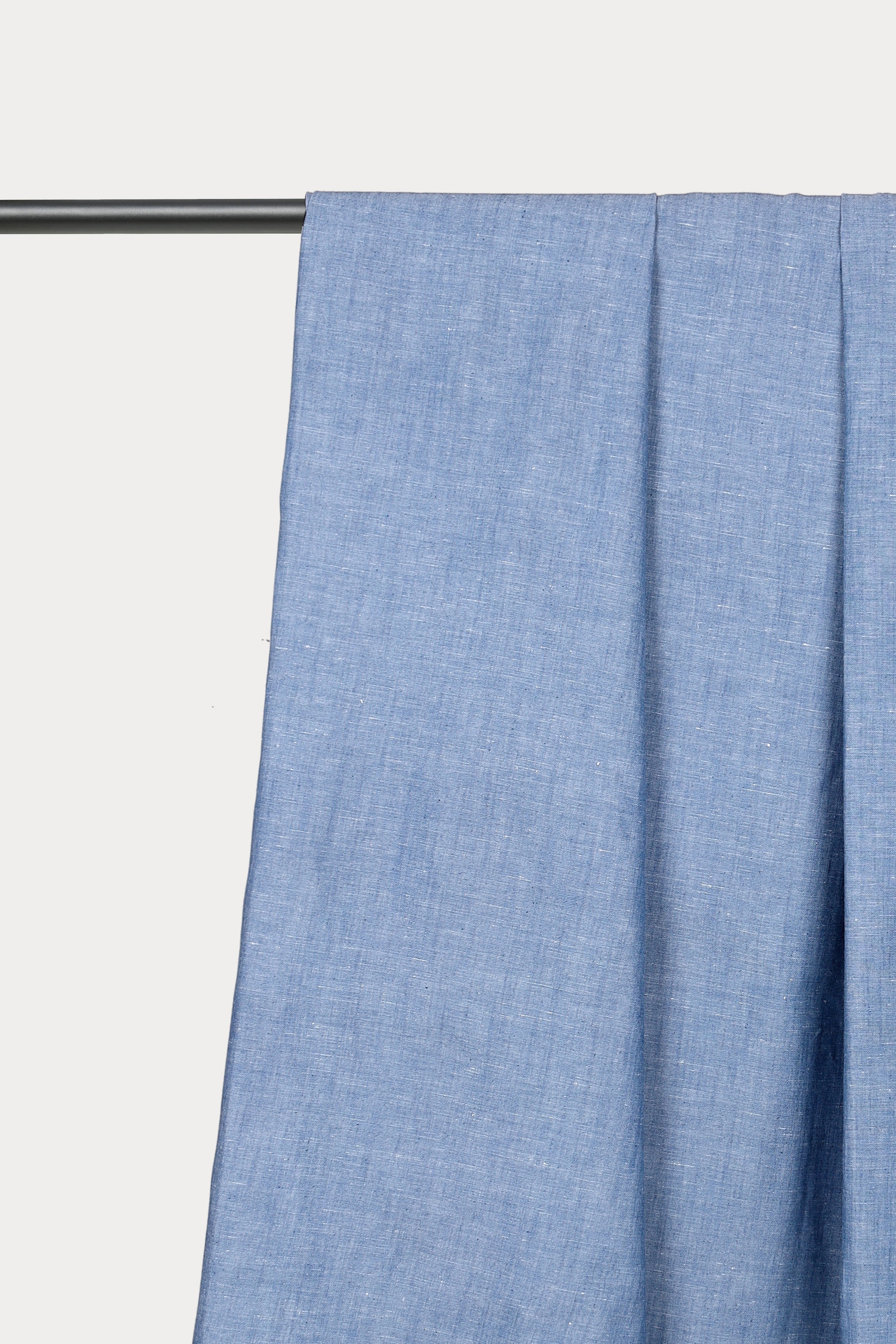 atelier-brunette-tissu-chambray-coton-lin-light-blue-coupon-10-cm-x-152-cm image 2