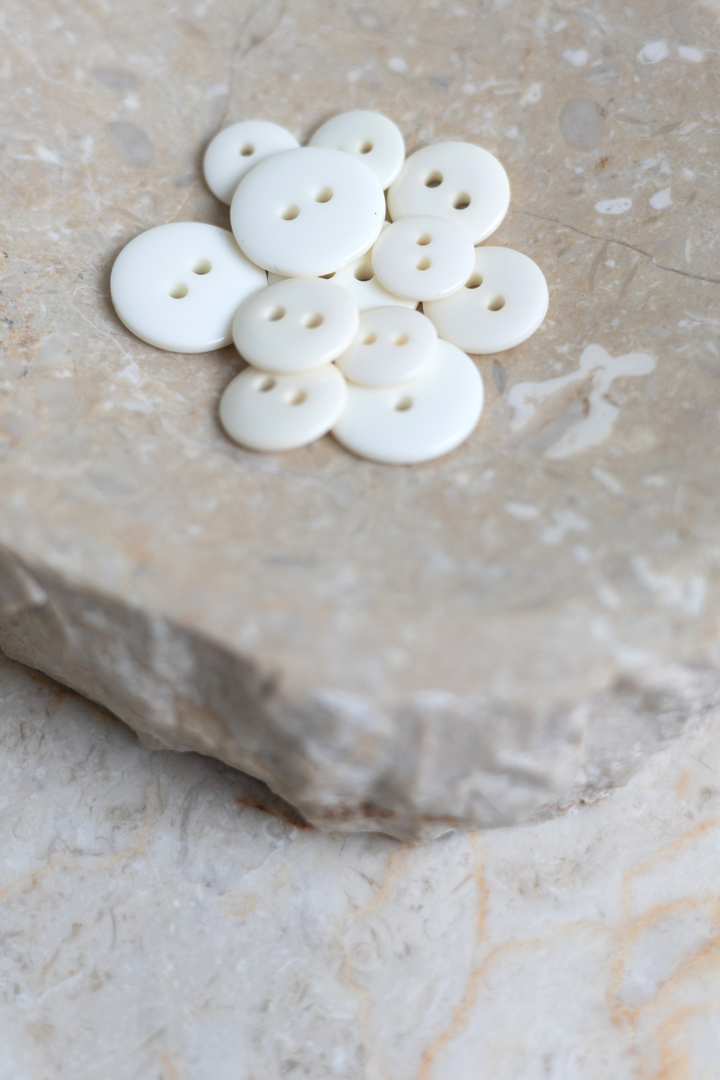 atelier-brunette-boutons-classic-shine-off-white-polyester-brillant image 3