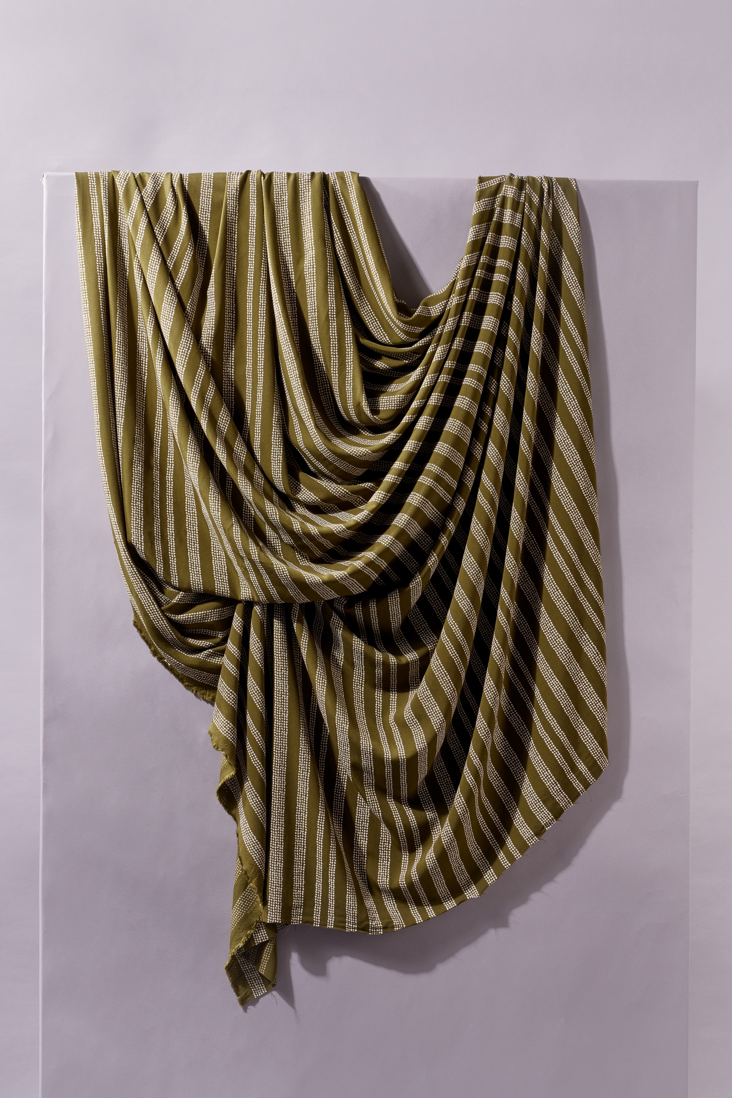 atelier-brunette-tissu-ga-a-ivy-green-kelsey-de-viscose-ecovero image 4