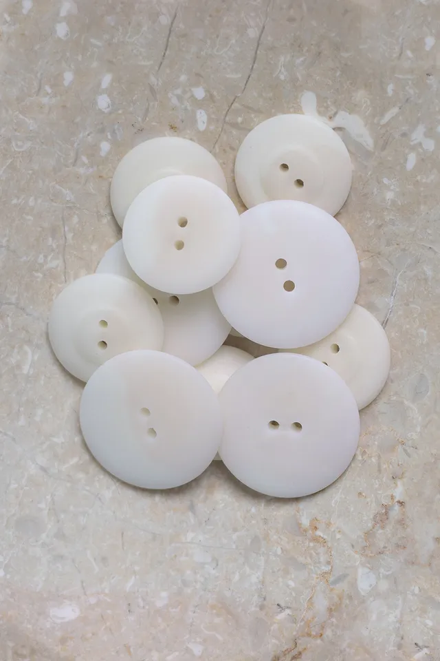 atelier-brunette-boutons-palm-off-white-bouton-corozo image 1