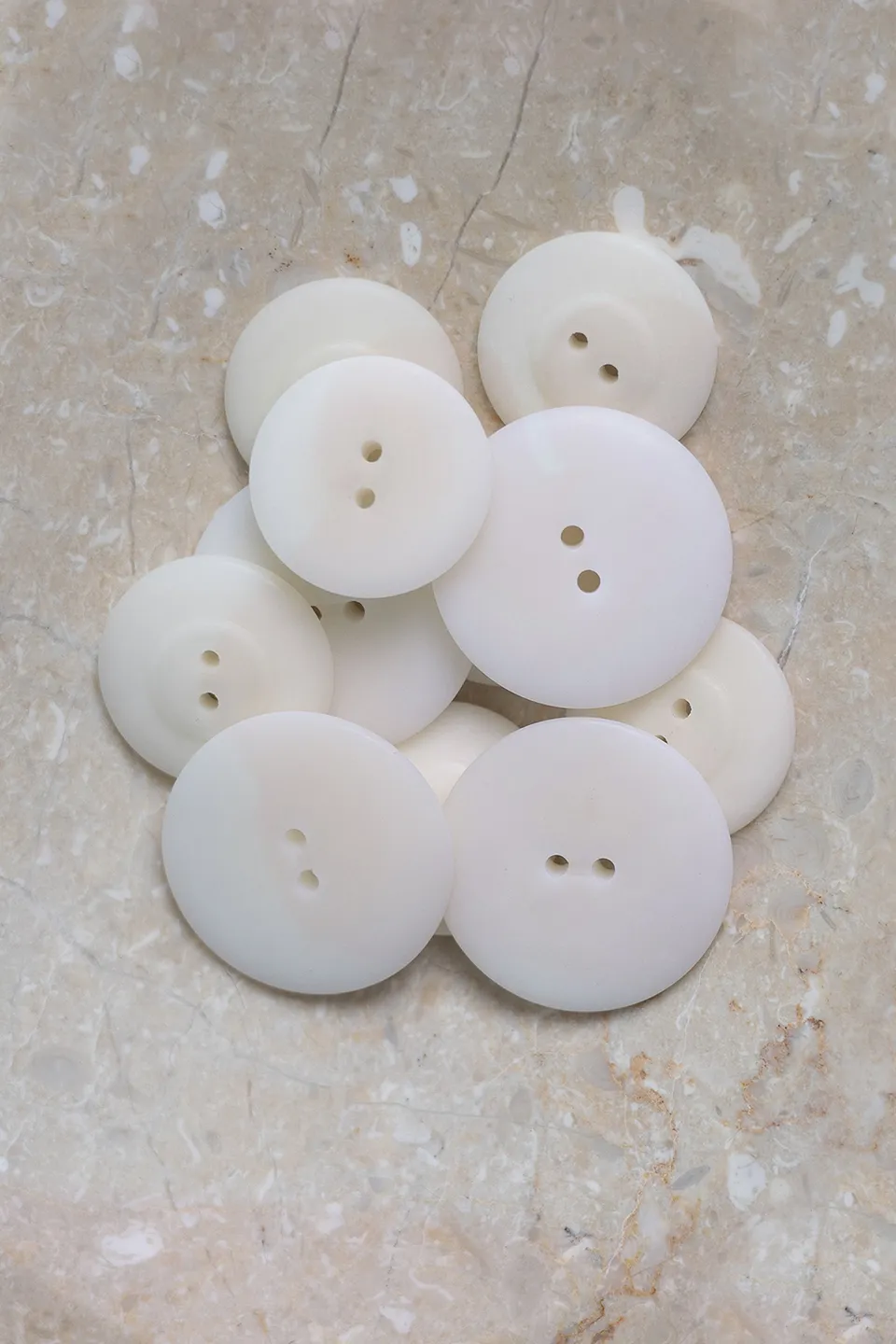 atelier-brunette-boutons-palm-off-white-bouton-corozo image 1