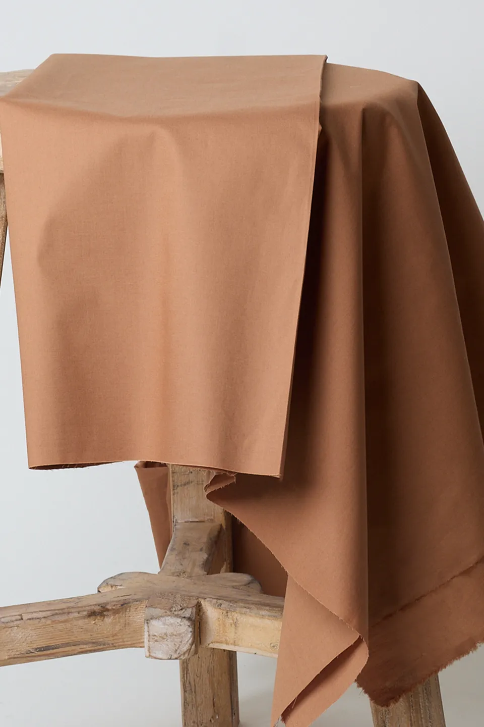 atelier-brunette-tissu-popeline-pecan-pie-coton-uni-brun image 1