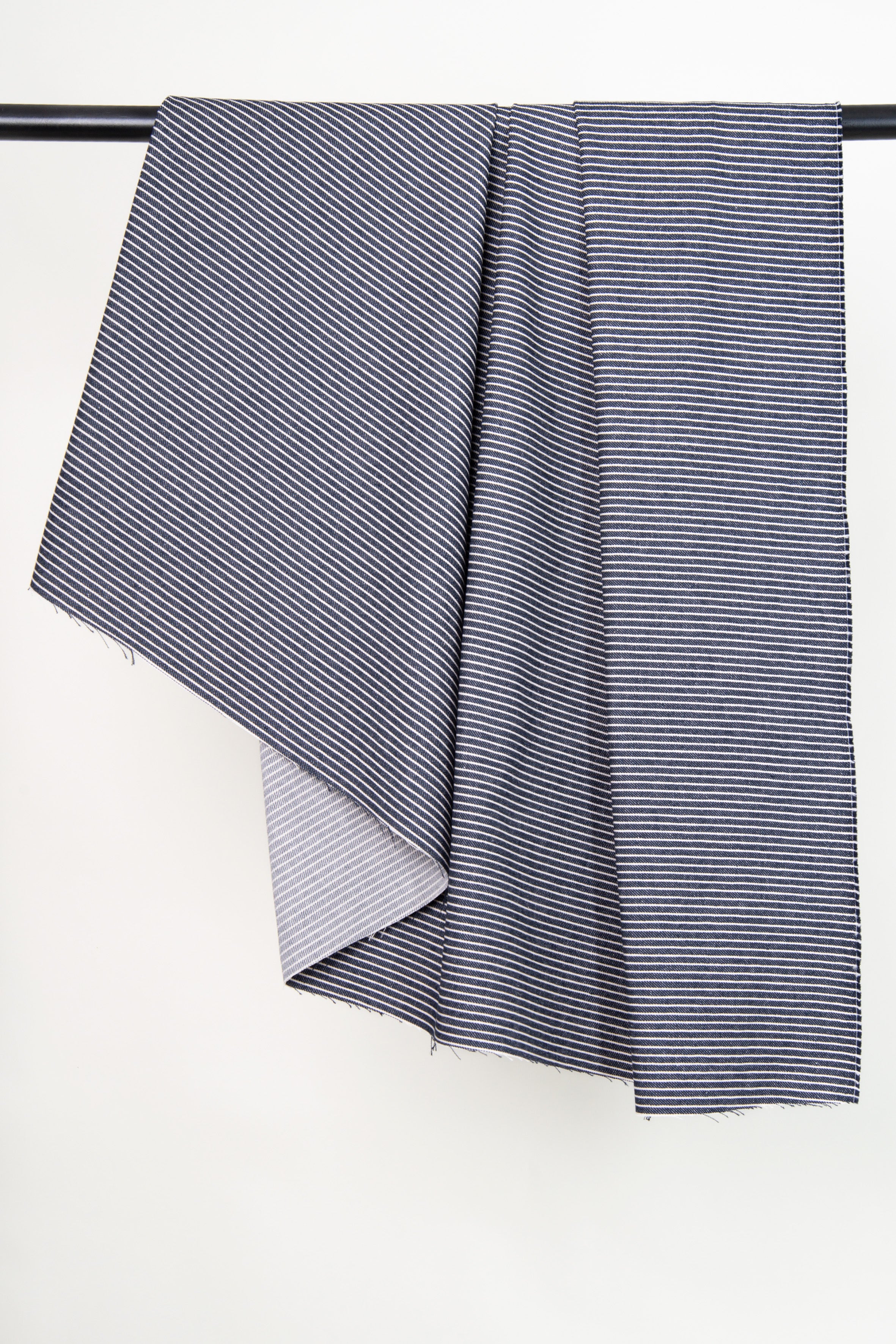 atelier-brunette-coupons-denim-stripes-mid-blue-coupon-tissu-s-rie-limit-e image 1