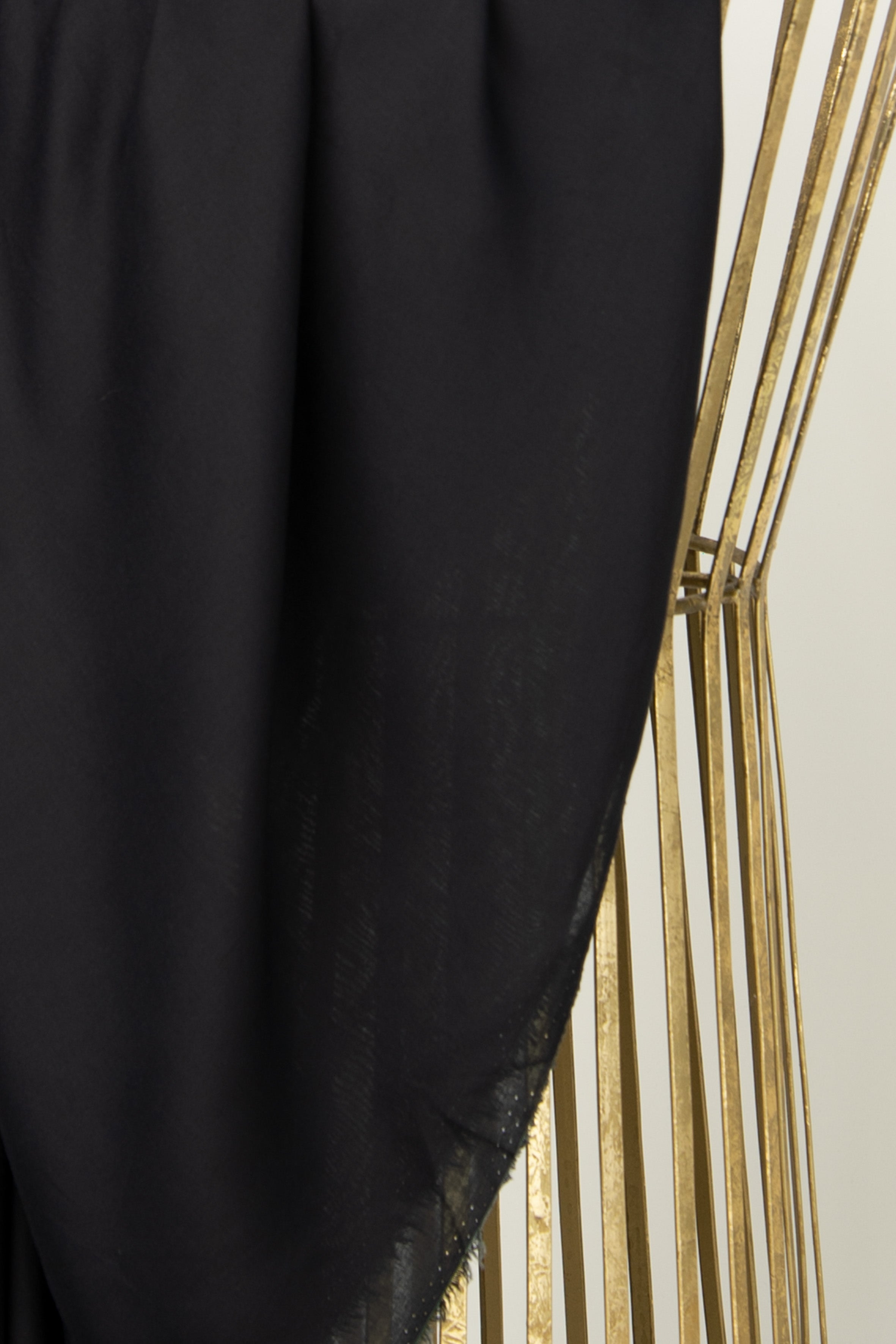 atelier-brunette-modal-viscose-black-tissu-uni-noir-10-cm-x-140-cm image 2