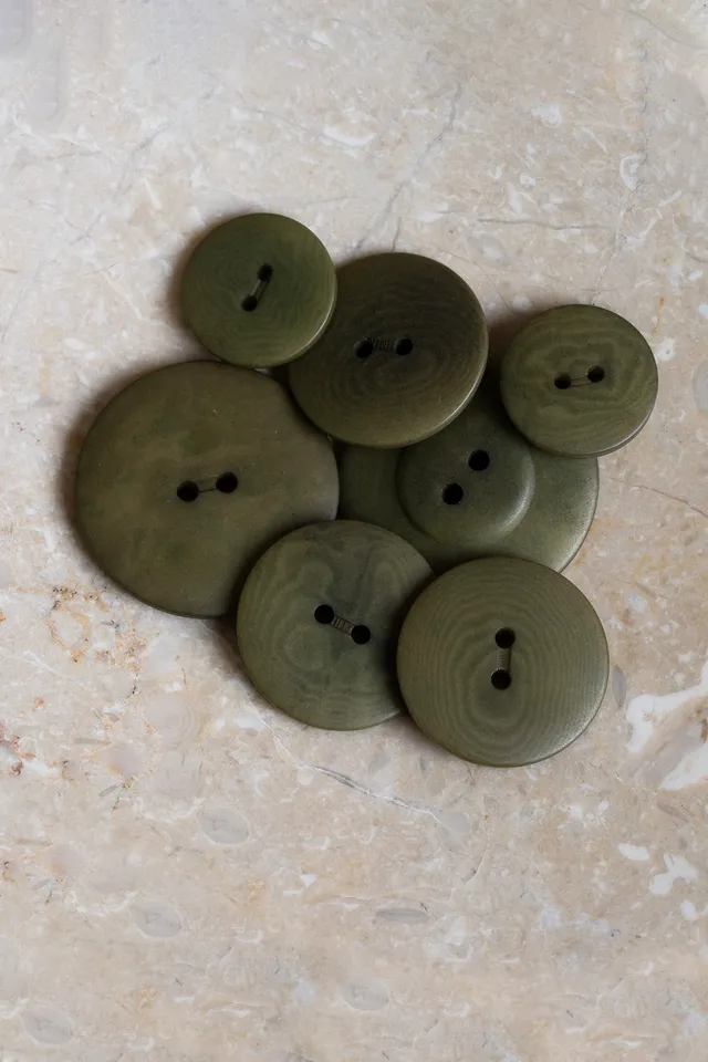 atelier-brunette-boutons-palm-ivy-green-corozo-france image 1