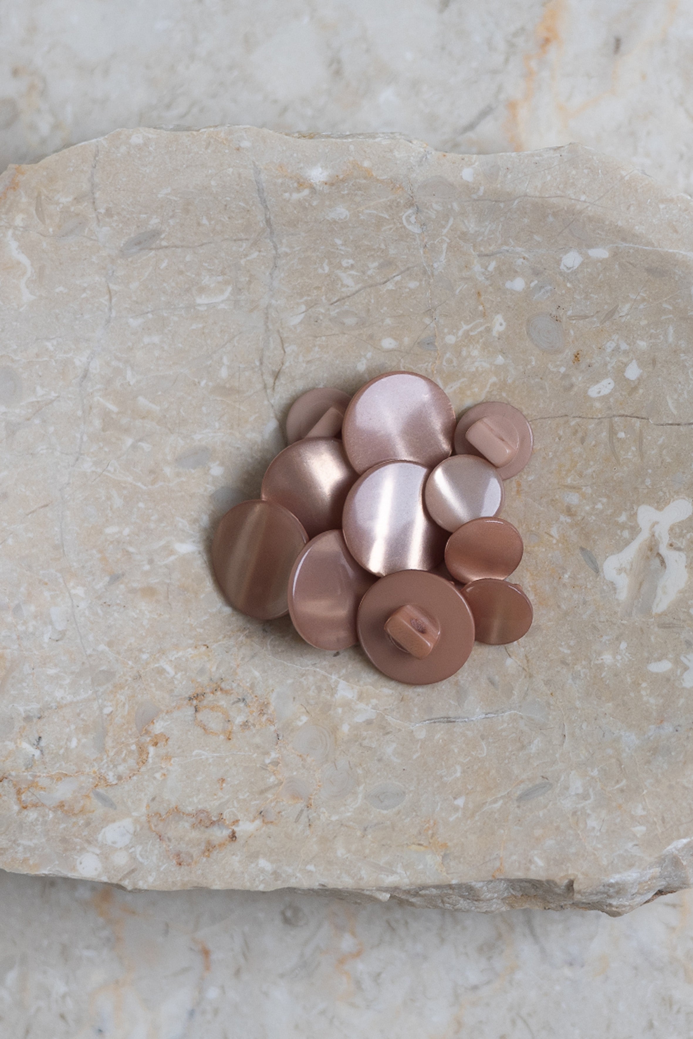 atelier-brunette-boutons-swing-maple-sandy-sand image 1
