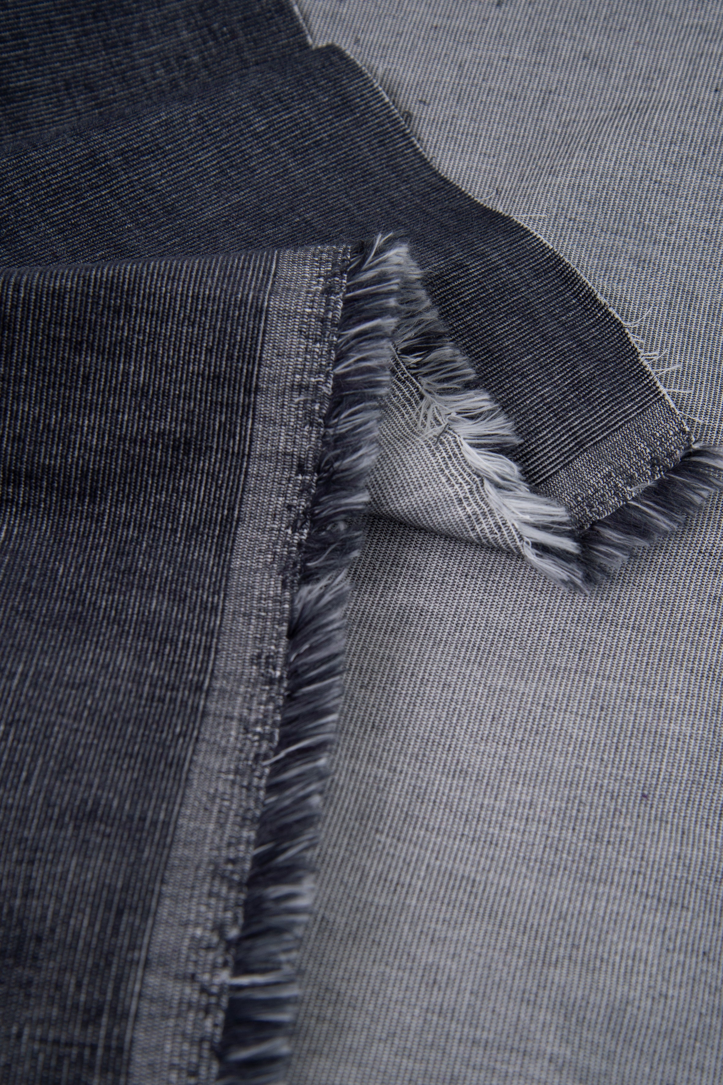 atelier-brunette-tissu-velours-tiss-deep-charcoal-coupon-10-cm-x-150-cm image 4