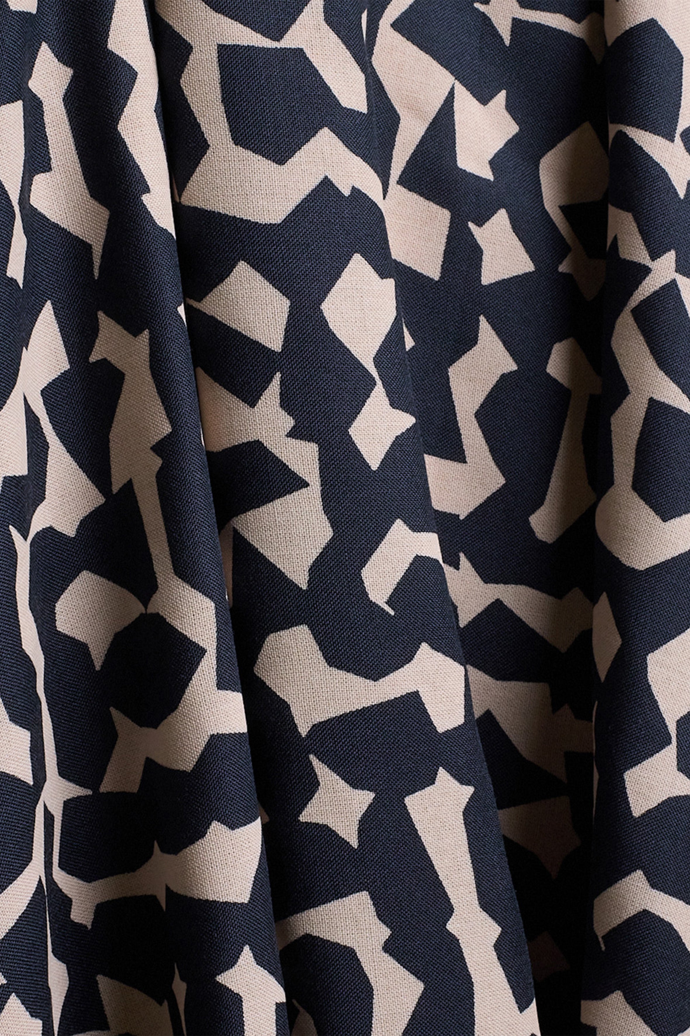 atelier-brunette-tissu-ekko-deep-charcoal-viscose-ecovero image 3