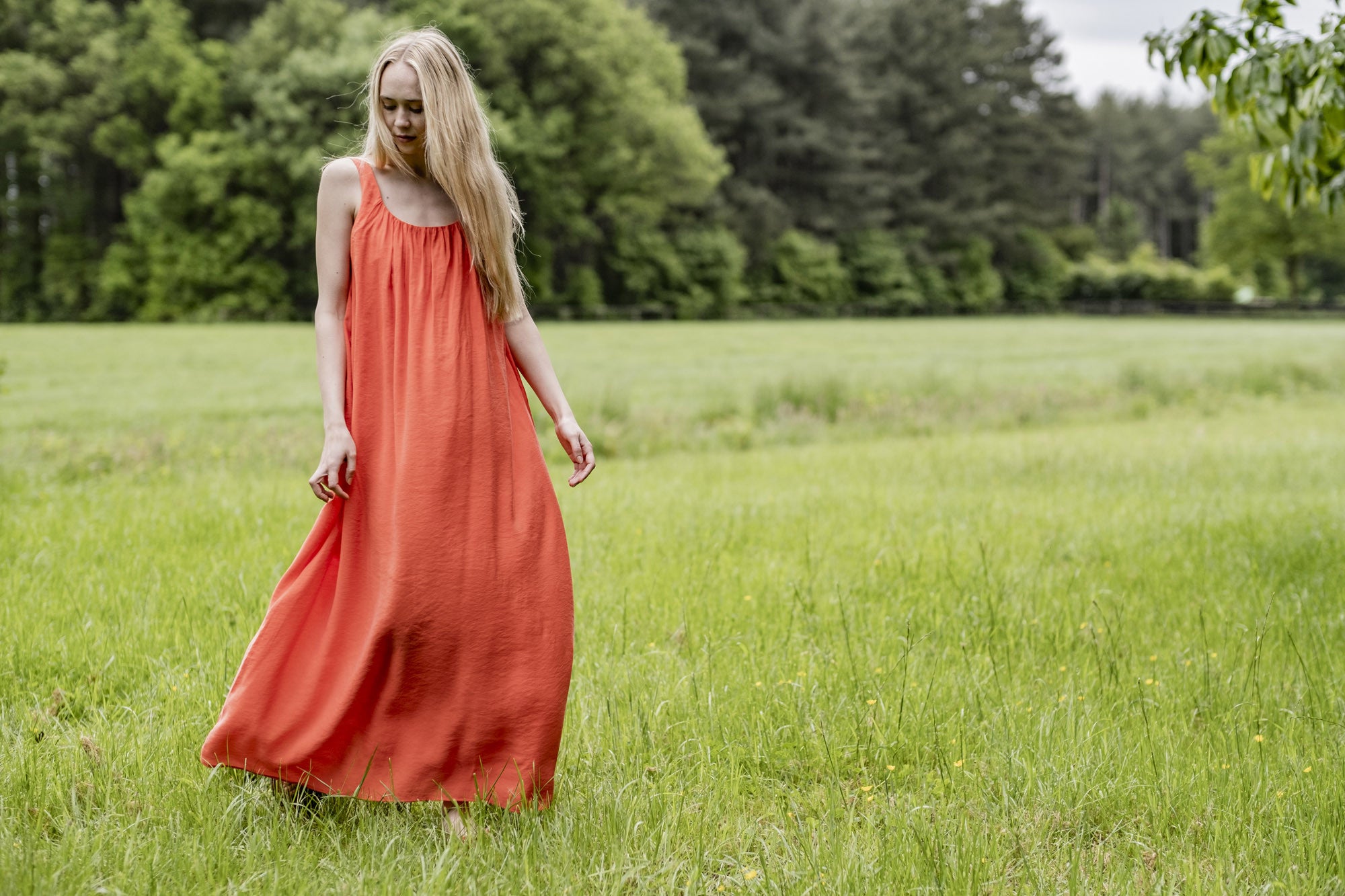 fibre-mood-coral-robe-patron-de-couture-dos-ouvert-bretelles-longue-t image 2