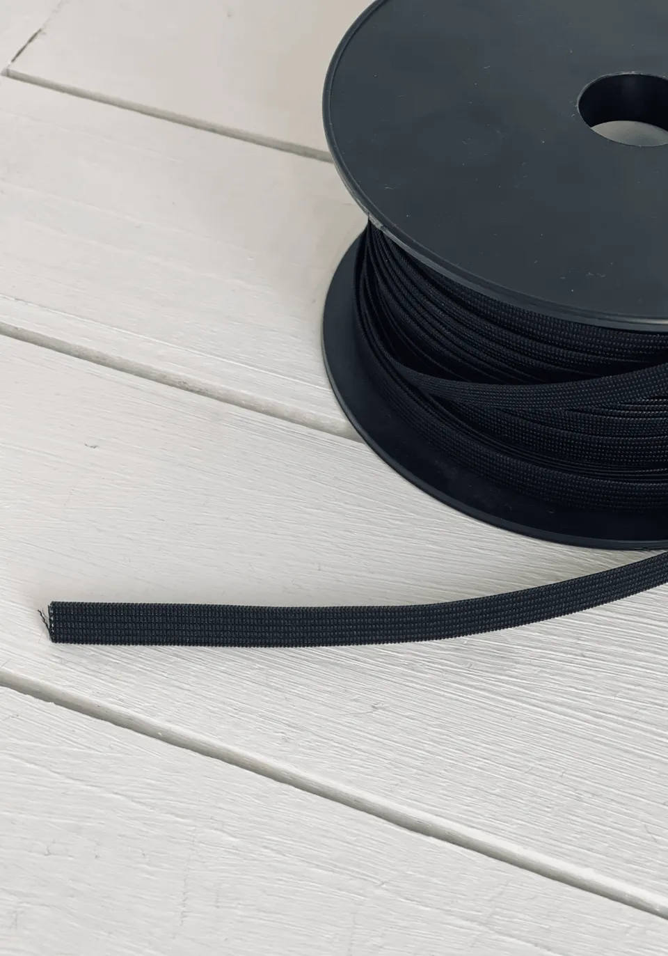 maison-fauve-lastique-maille-10-mm-noir-vendu-au-centim-tre image 1